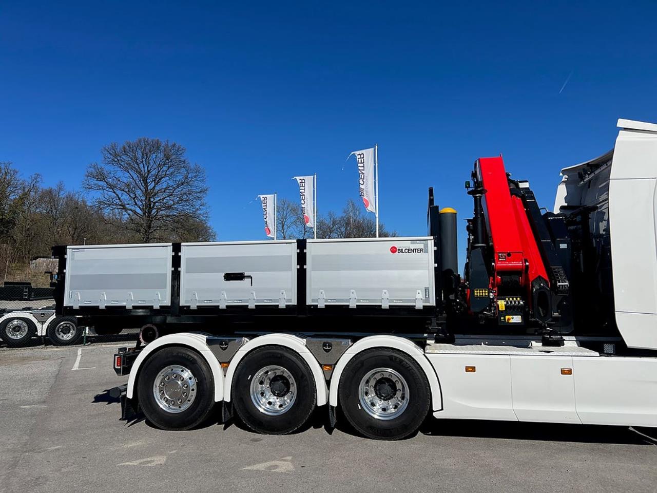 &Ouml;vriga Nytt Kranflak med Tipp & Palfinger 22002 Kran 2026 - &Ouml;vrigt