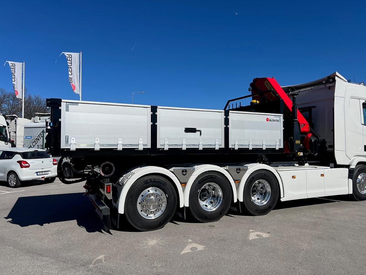 &Ouml;vriga Nytt Kranflak med Tipp & Palfinger 22002 Kran 2026 - &Ouml;vrigt