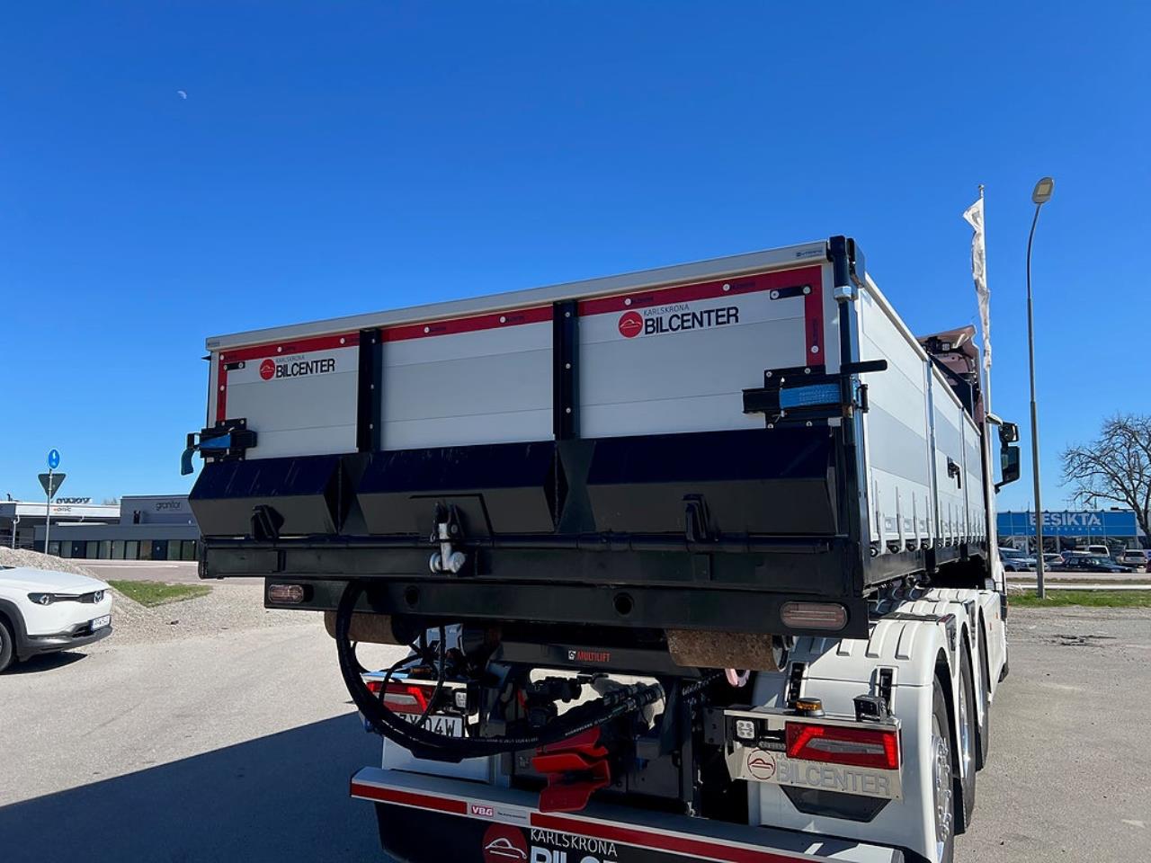 &Ouml;vriga Nytt Kranflak med Tipp & Palfinger 22002 Kran 2026 - &Ouml;vrigt