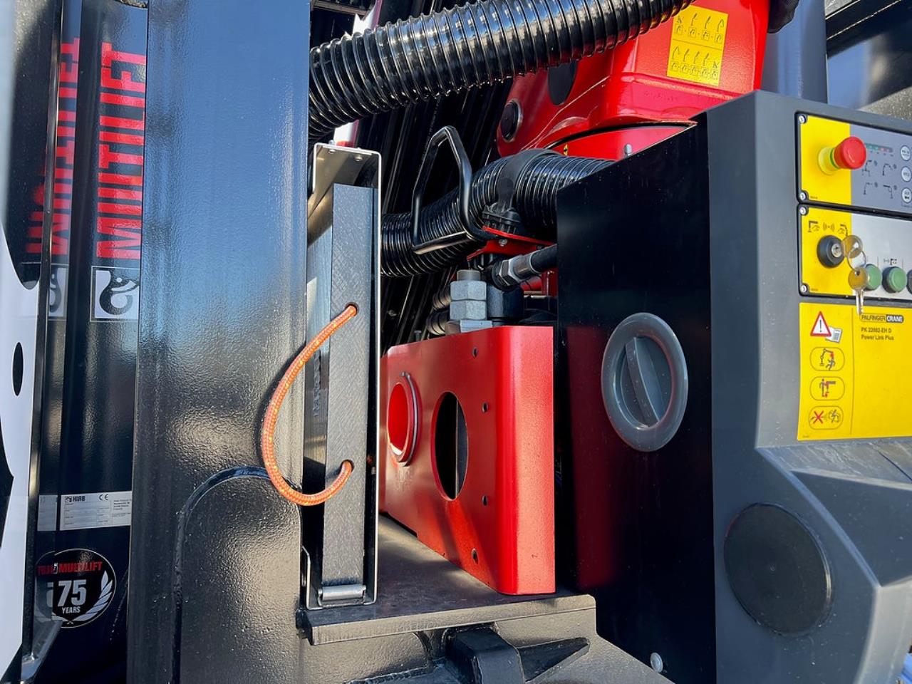 &Ouml;vriga Nytt Kranflak med Tipp & Palfinger 22002 Kran 2026 - &Ouml;vrigt