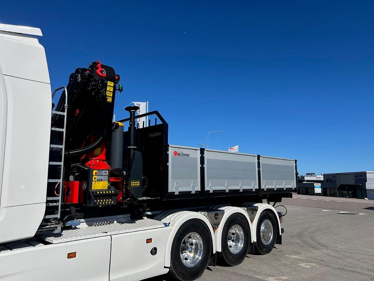 &Ouml;vriga Nytt Kranflak med Tipp & Palfinger 22002 Kran 2026 - &Ouml;vrigt