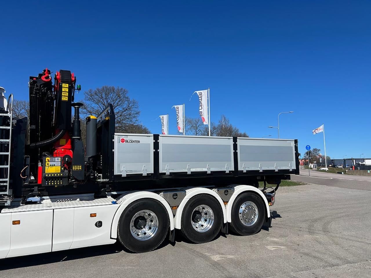 &Ouml;vriga Nytt Kranflak med Tipp & Palfinger 22002 Kran 2026 - &Ouml;vrigt