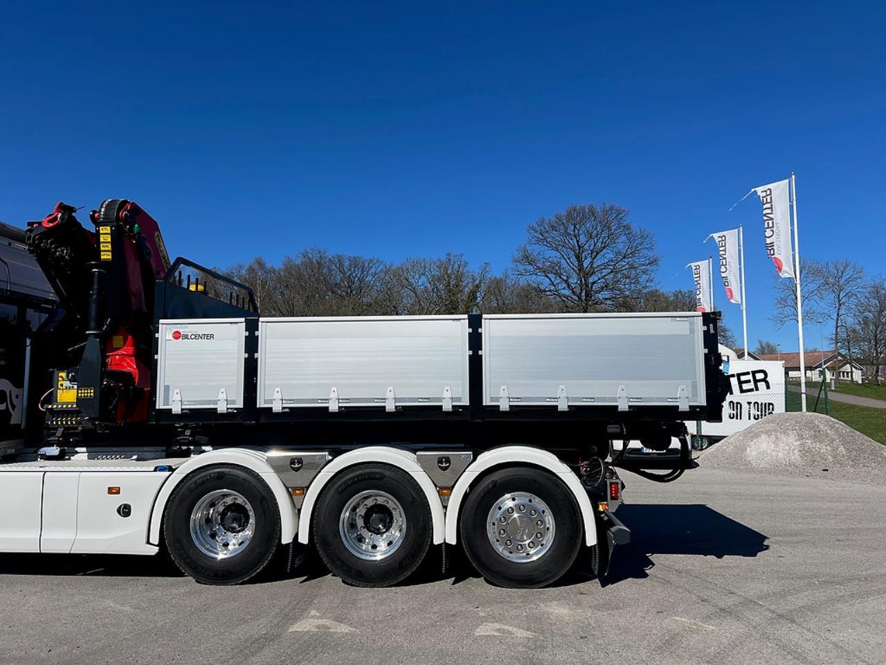 &Ouml;vriga Nytt Kranflak med Tipp & Palfinger 22002 Kran 2026 - &Ouml;vrigt