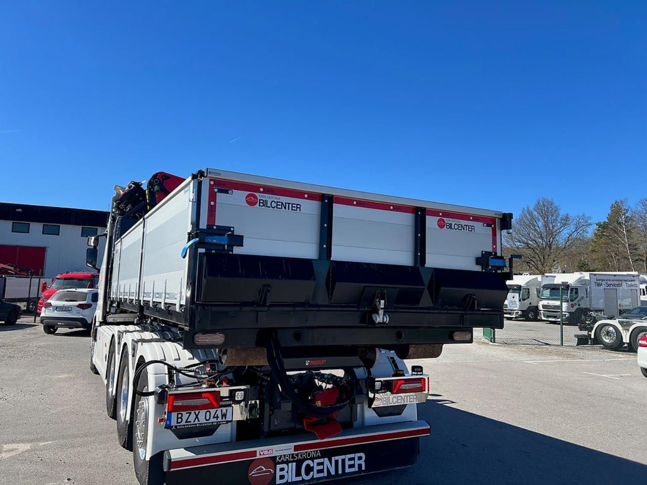 &Ouml;vriga Nytt Kranflak med Tipp & Palfinger 22002 Kran 2026 - &Ouml;vrigt