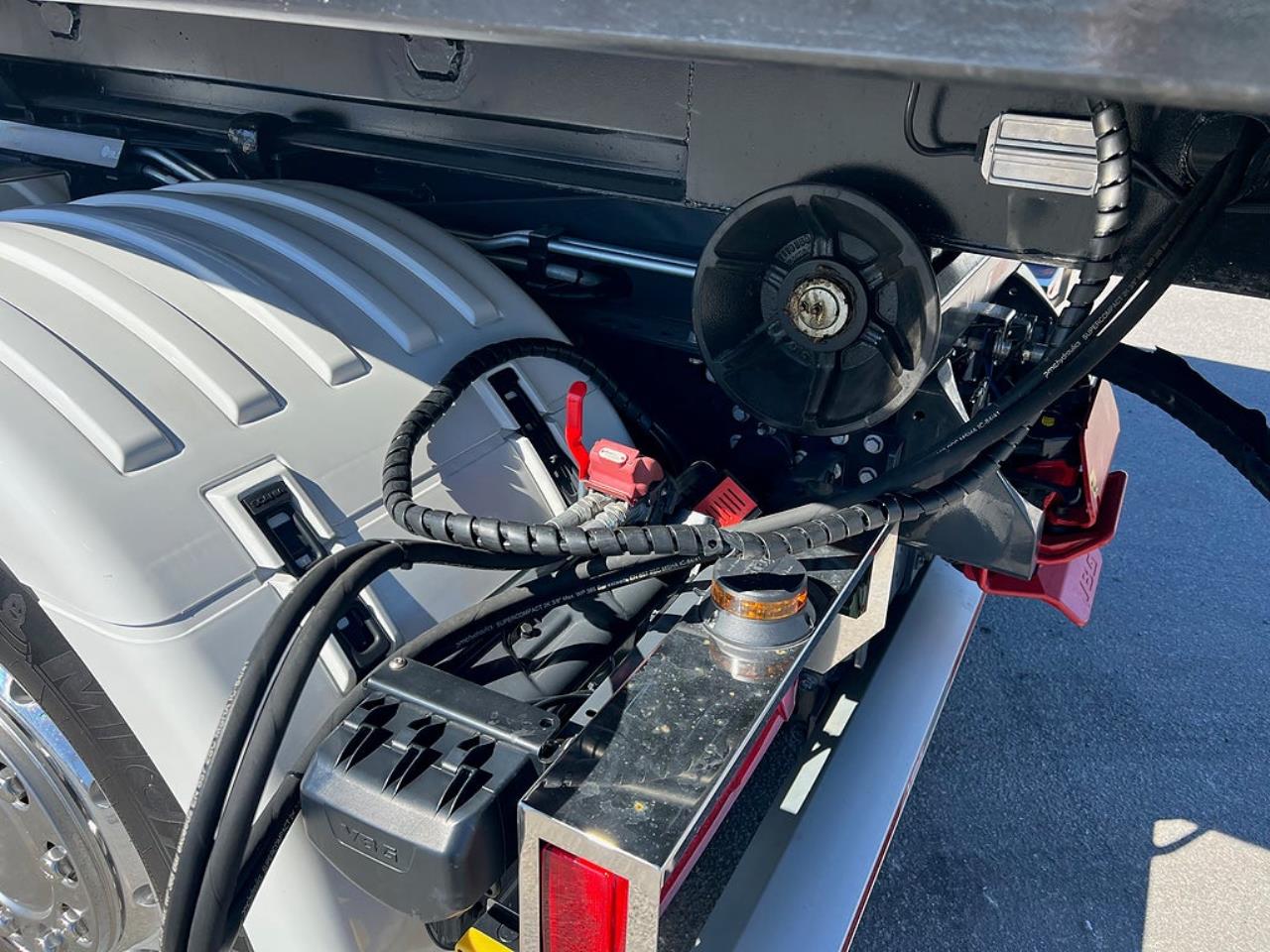 &Ouml;vriga Nytt Kranflak med Tipp & Palfinger 22002 Kran 2026 - &Ouml;vrigt