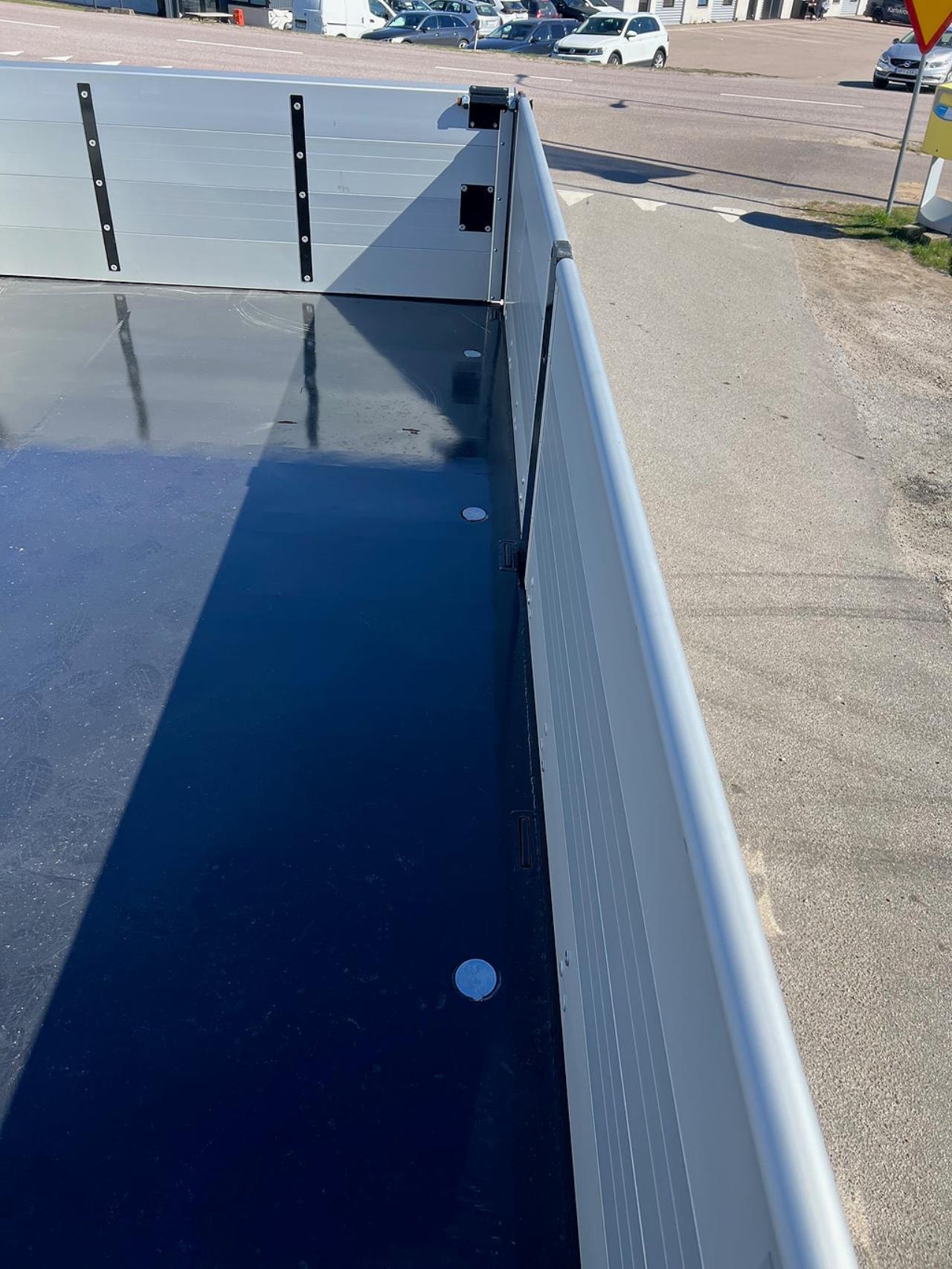 &Ouml;vriga Nytt Kranflak med Tipp & Palfinger 22002 Kran 2026 - &Ouml;vrigt