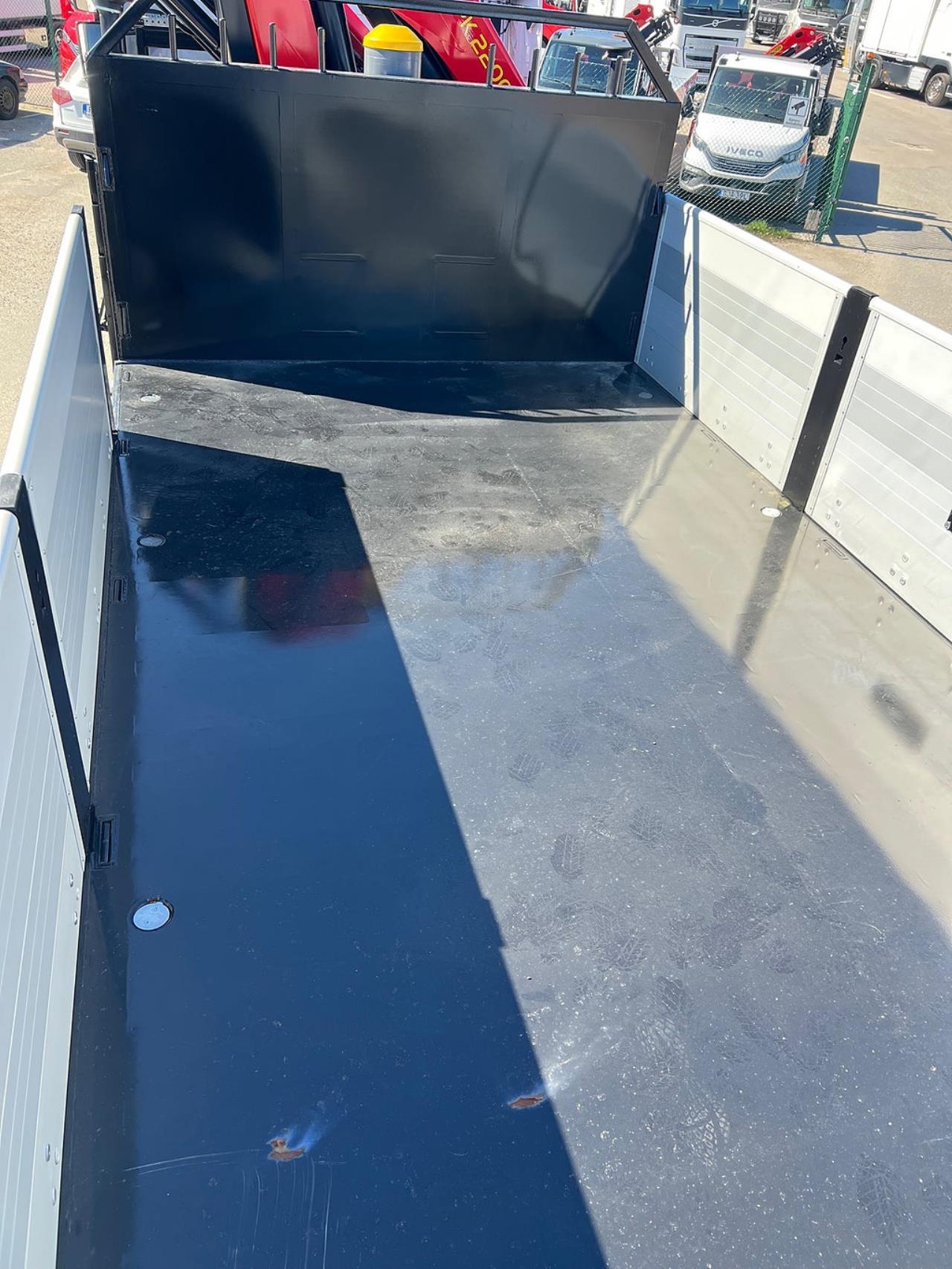 &Ouml;vriga Nytt Kranflak med Tipp & Palfinger 22002 Kran 2026 - &Ouml;vrigt