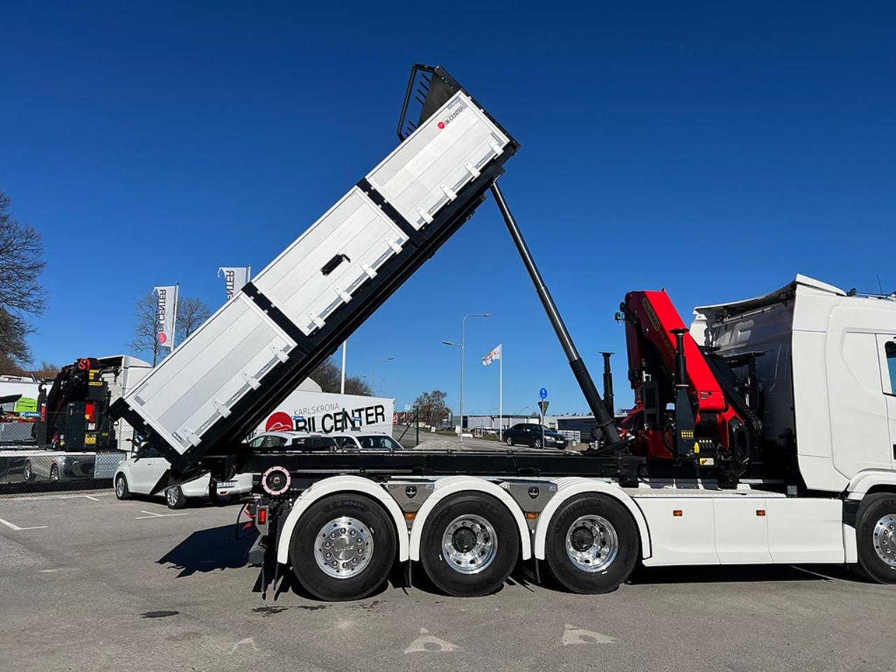 &Ouml;vriga Nytt Kranflak med Tipp & Palfinger 22002 Kran 2026 - &Ouml;vrigt