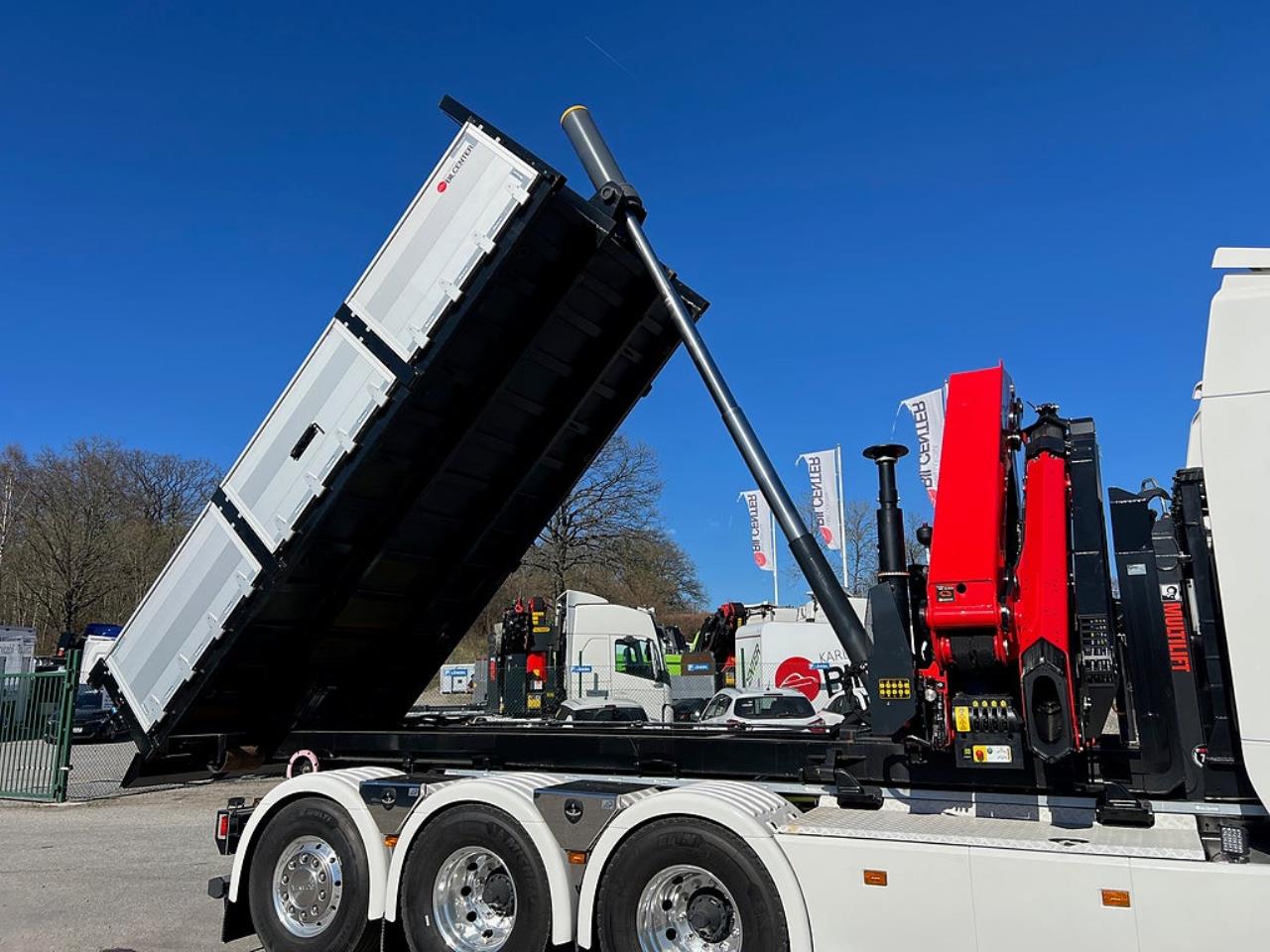 &Ouml;vriga Nytt Kranflak med Tipp & Palfinger 22002 Kran 2026 - &Ouml;vrigt