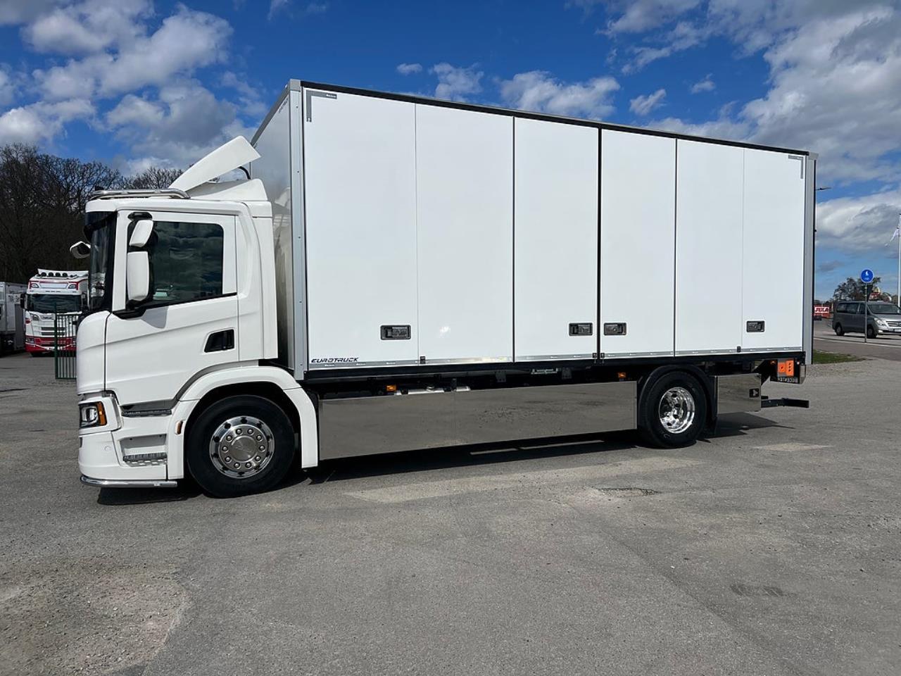 Scania P280 4x2 Sk&aring;pbil &Ouml;ppningsbarsida, *300 Mil* 2022 - Sk&aring;p