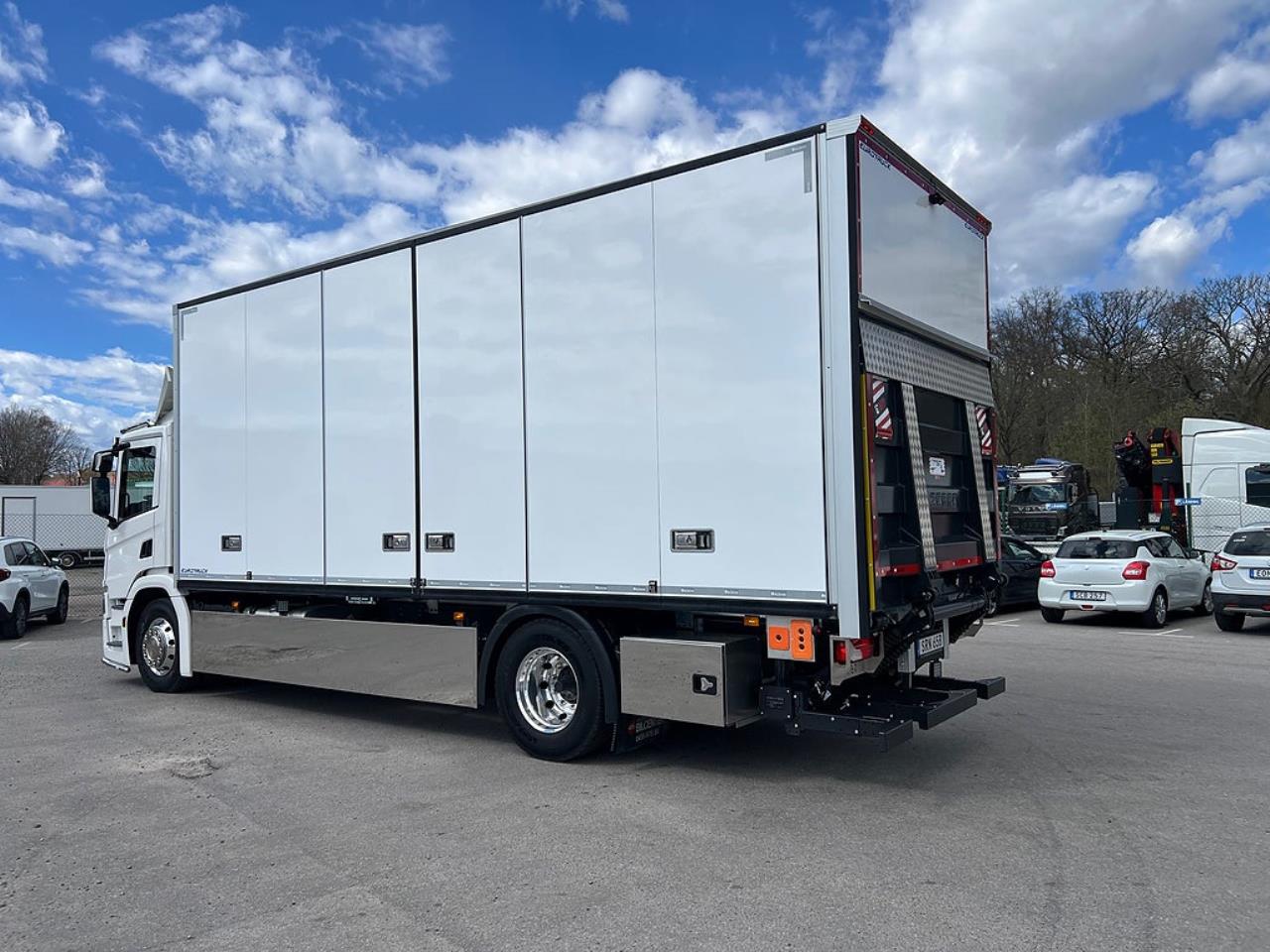 Scania P280 4x2 Sk&aring;pbil &Ouml;ppningsbarsida, *300 Mil* 2022 - Sk&aring;p