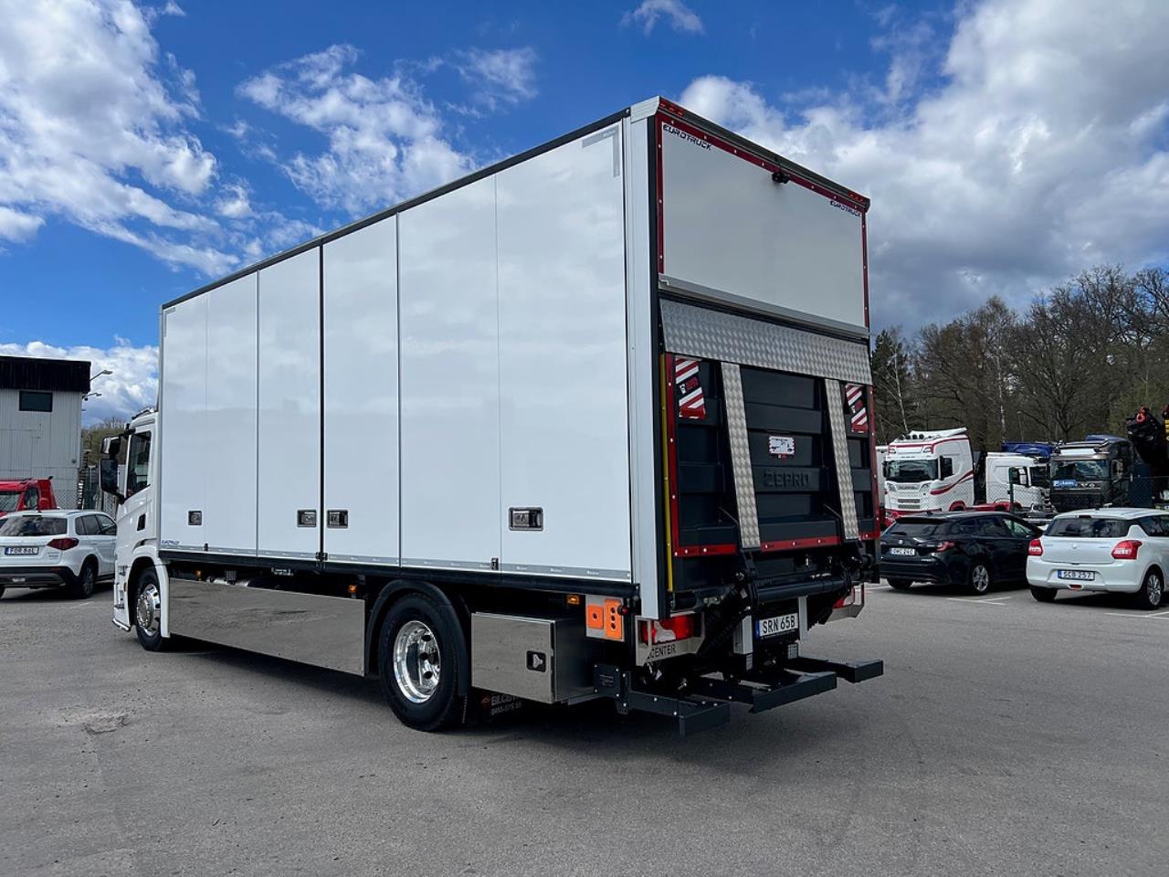 Scania P280 4x2 Sk&aring;pbil &Ouml;ppningsbarsida, *300 Mil* 2022 - Sk&aring;p