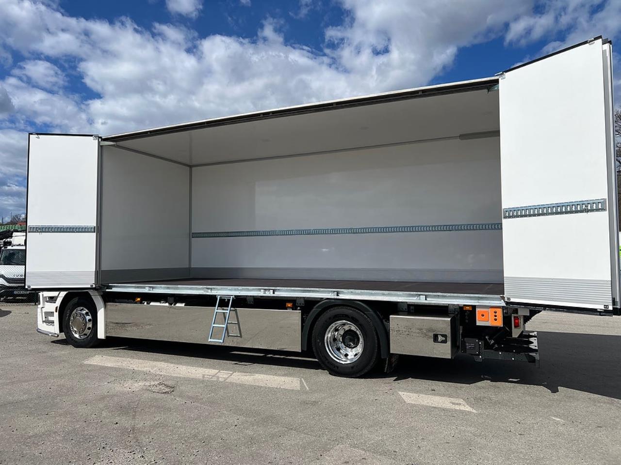 Scania P280 4x2 Sk&aring;pbil &Ouml;ppningsbarsida, *300 Mil* 2022 - Sk&aring;p