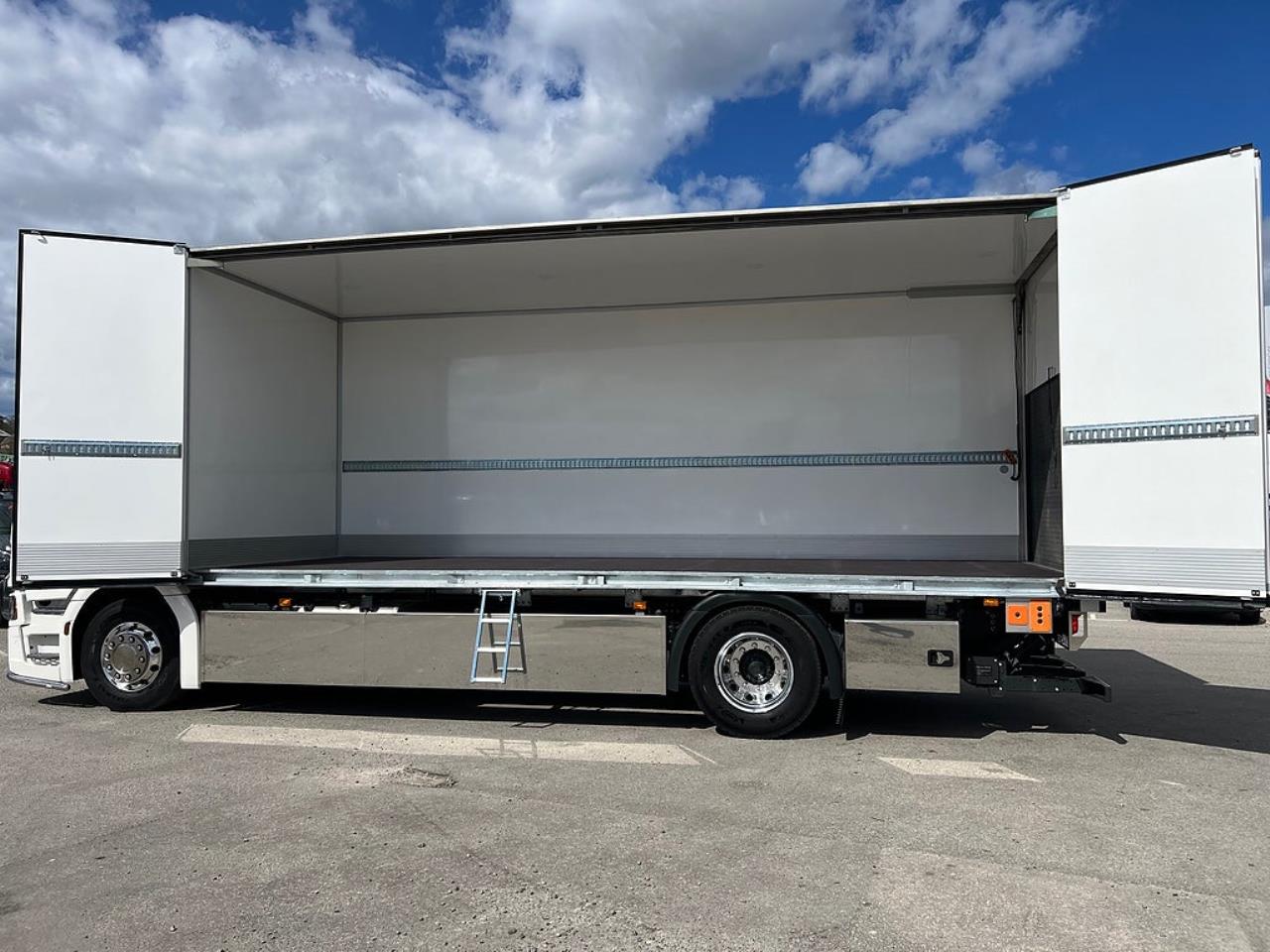 Scania P280 4x2 Sk&aring;pbil &Ouml;ppningsbarsida, *300 Mil* 2022 - Sk&aring;p