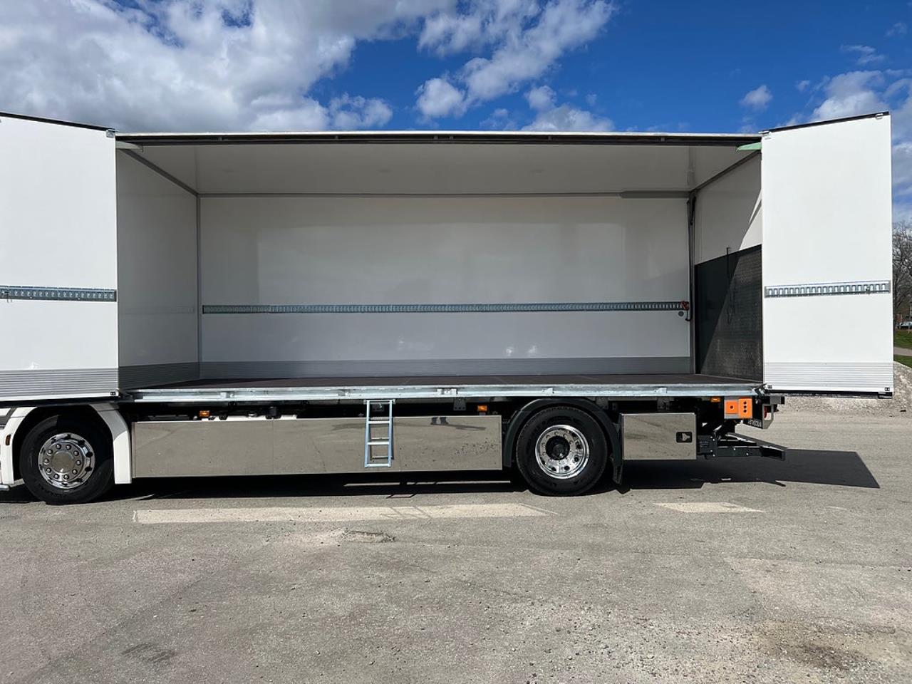 Scania P280 4x2 Sk&aring;pbil &Ouml;ppningsbarsida, *300 Mil* 2022 - Sk&aring;p