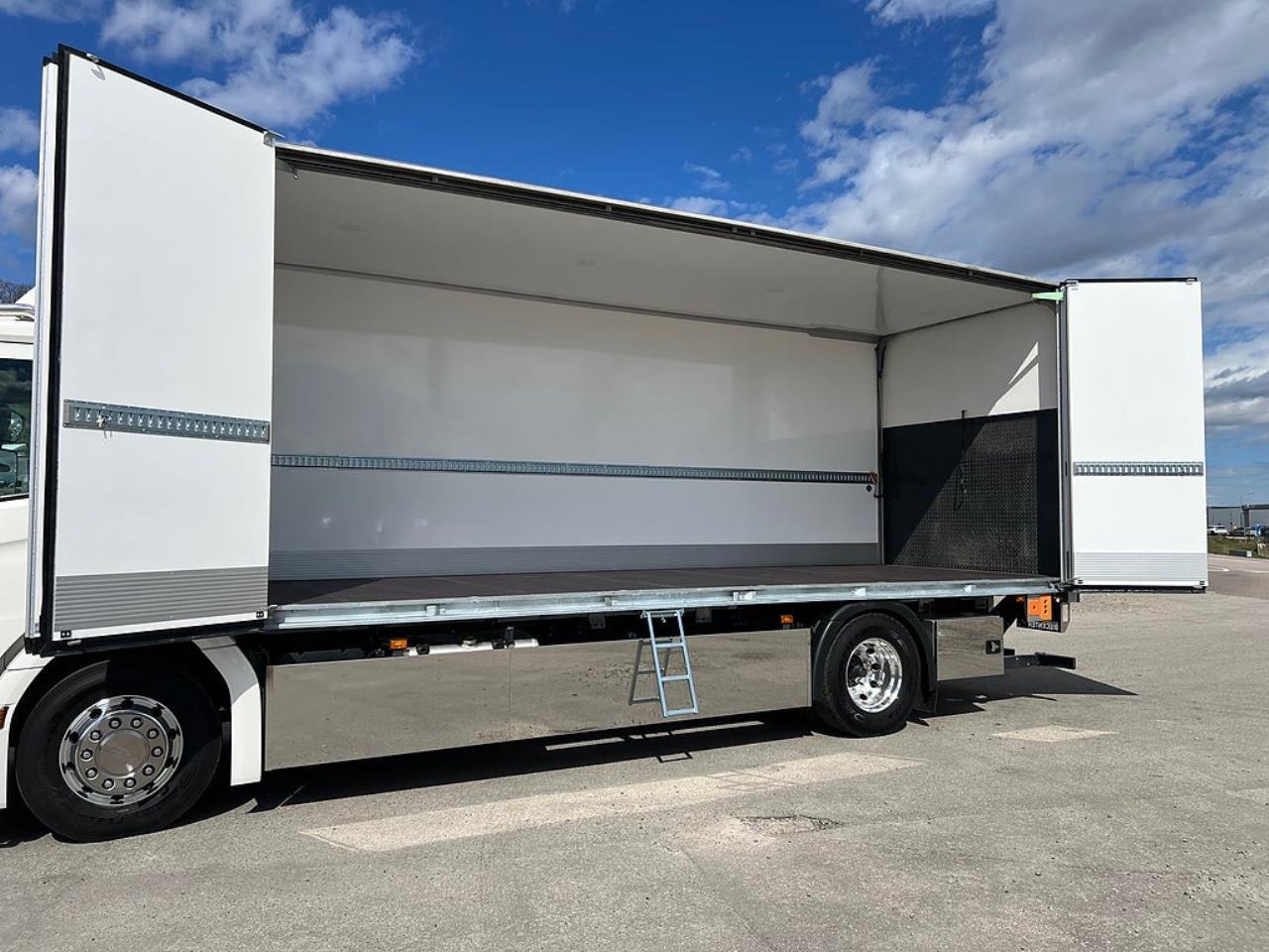 Scania P280 4x2 Sk&aring;pbil &Ouml;ppningsbarsida, *300 Mil* 2022 - Sk&aring;p