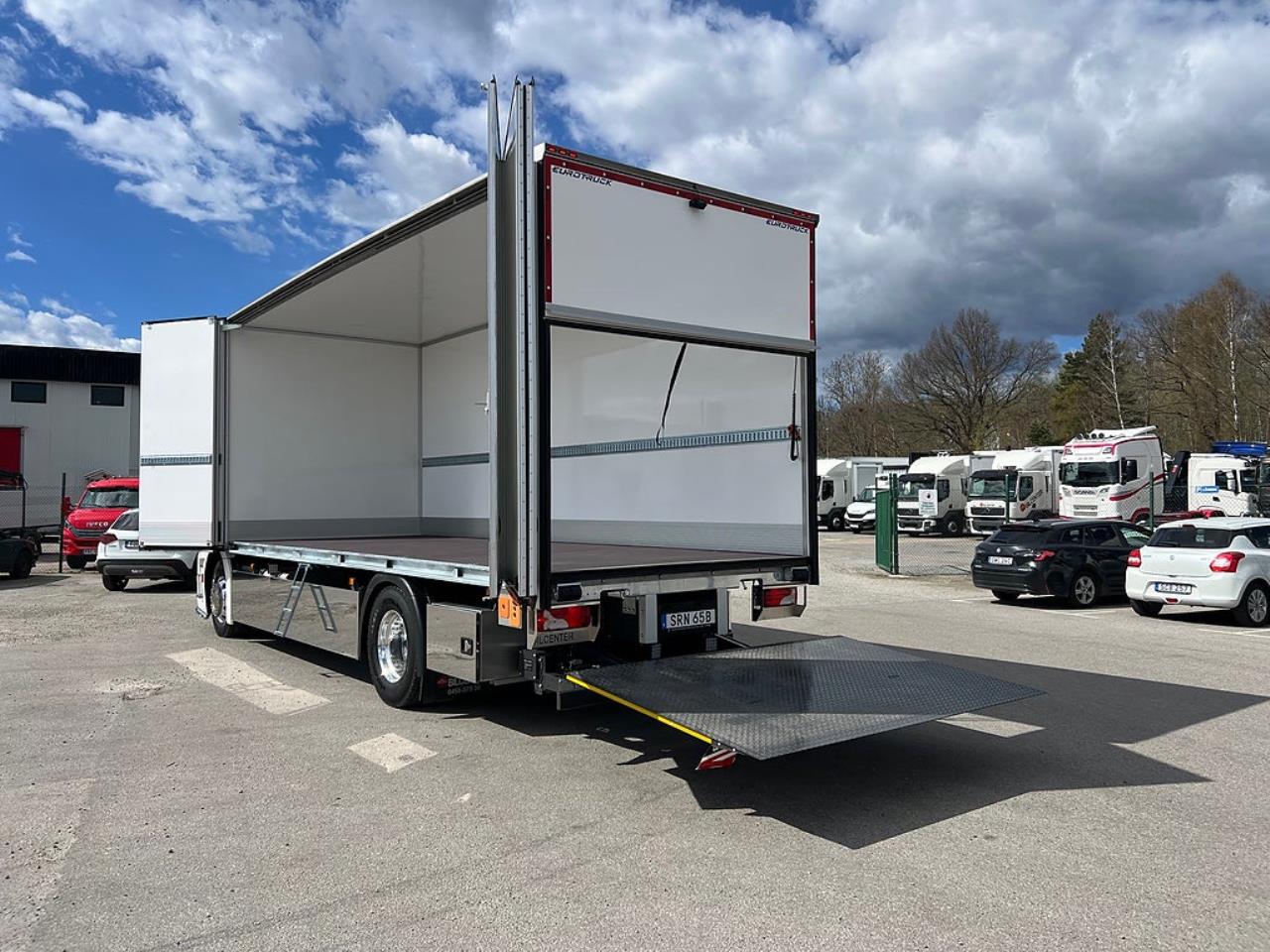 Scania P280 4x2 Sk&aring;pbil &Ouml;ppningsbarsida, *300 Mil* 2022 - Sk&aring;p