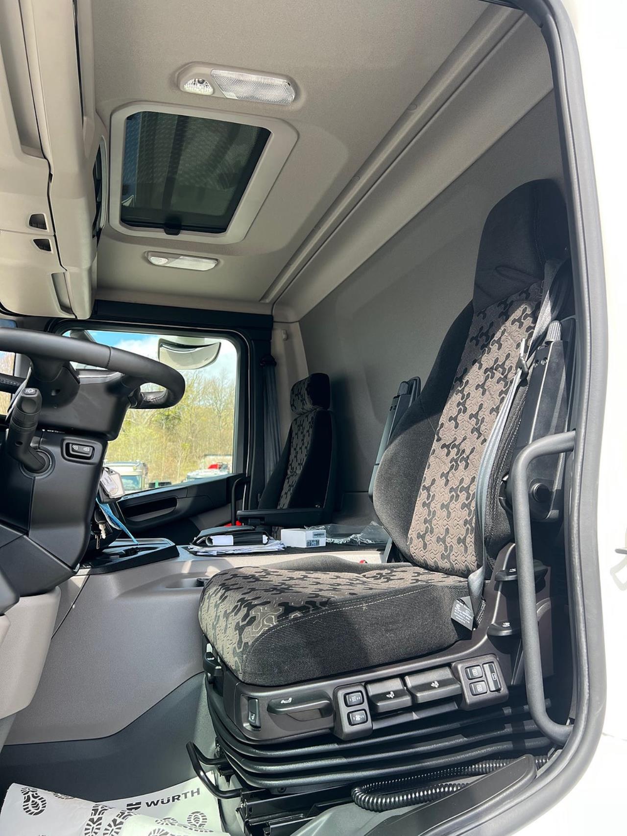 Scania P280 4x2 Sk&aring;pbil &Ouml;ppningsbarsida, *300 Mil* 2022 - Sk&aring;p