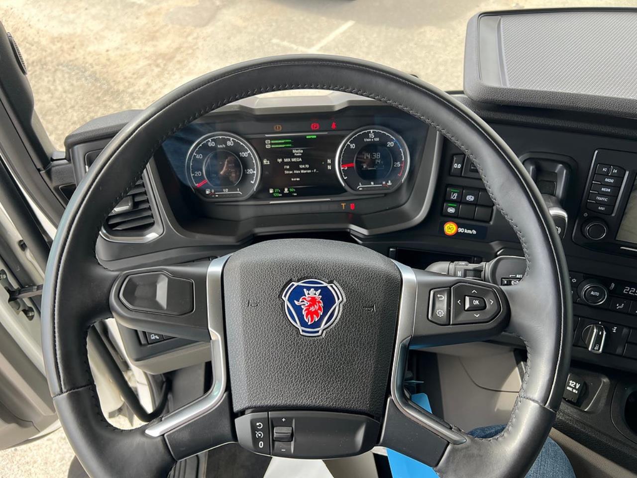 Scania P280 4x2 Sk&aring;pbil &Ouml;ppningsbarsida, *300 Mil* 2022 - Sk&aring;p