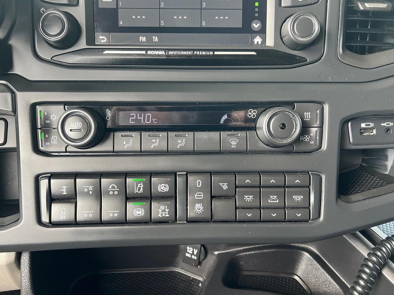 Scania S660 6x2 Dragbil Full Boggie, Euro 6 2023 - Dragbil