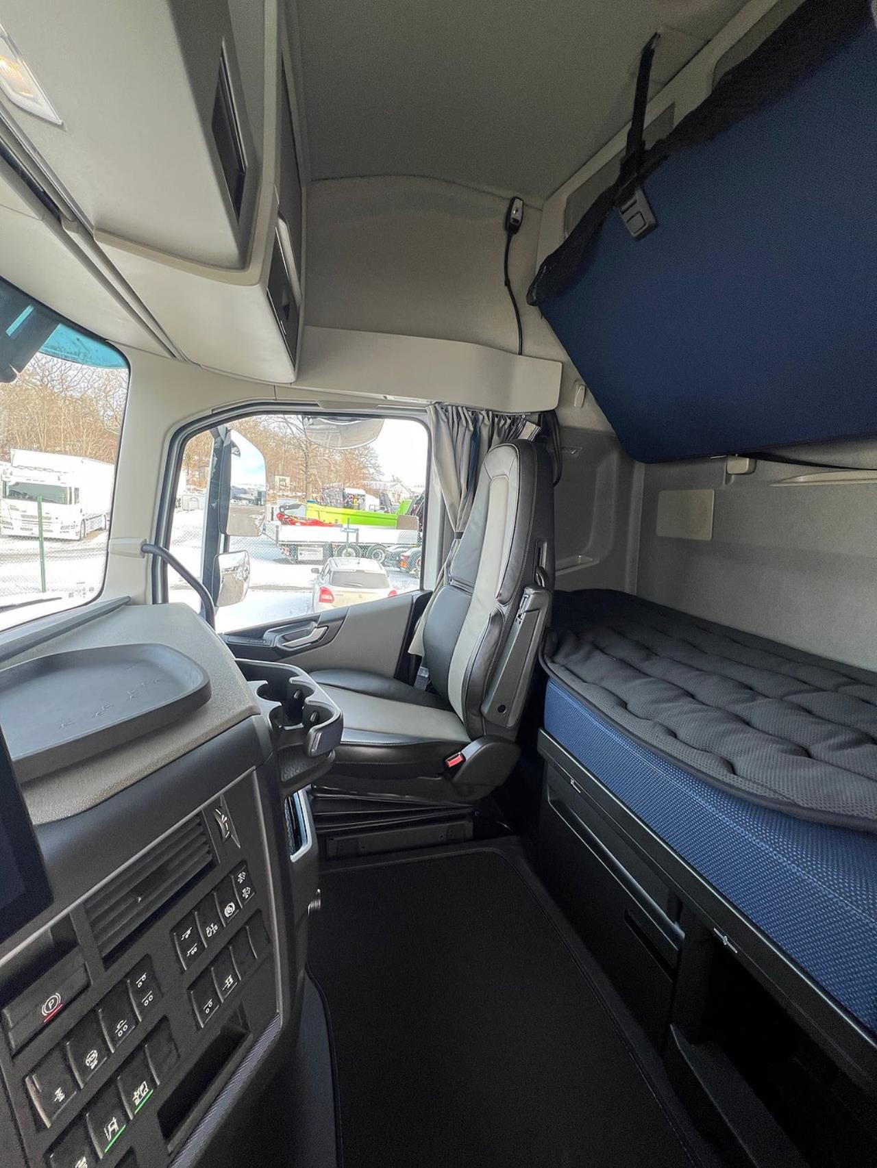 Volvo FH13 540 6x2 L&ouml;sflaksbil inkl jigg, Euro 6 2023 - &Ouml;vrigt