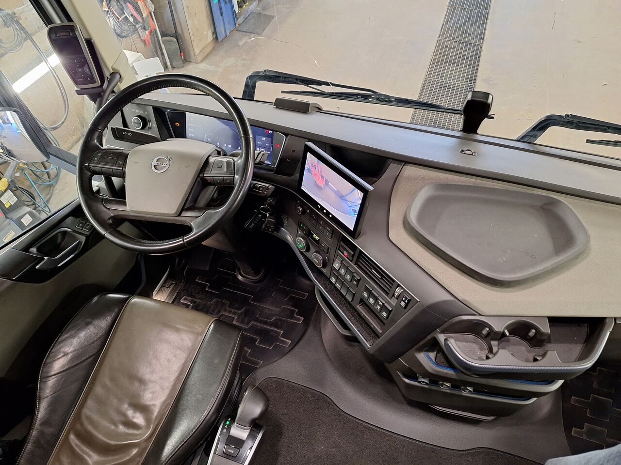 Volvo FH 6x2 Sk&aring;p 2023 - Sk&aring;p