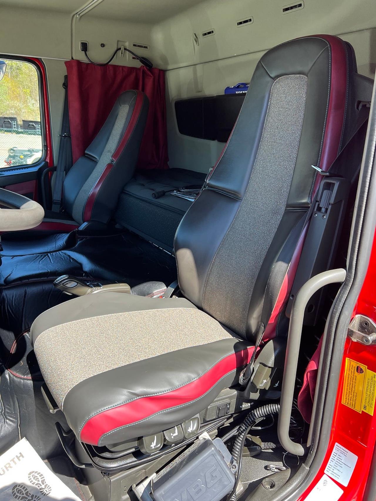 Volvo FM13 460 8x2*6 Maskinbil med stor kran, Euro 6 2017 - Kran