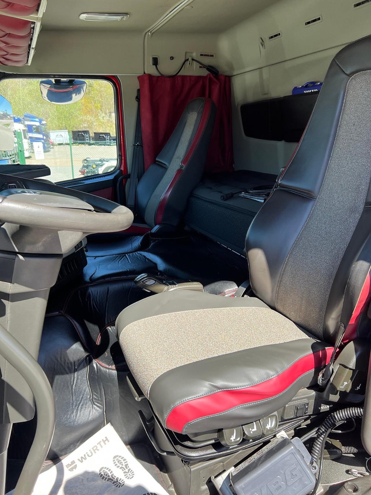 Volvo FM13 460 8x2*6 Maskinbil med stor kran, Euro 6 2017 - Kran