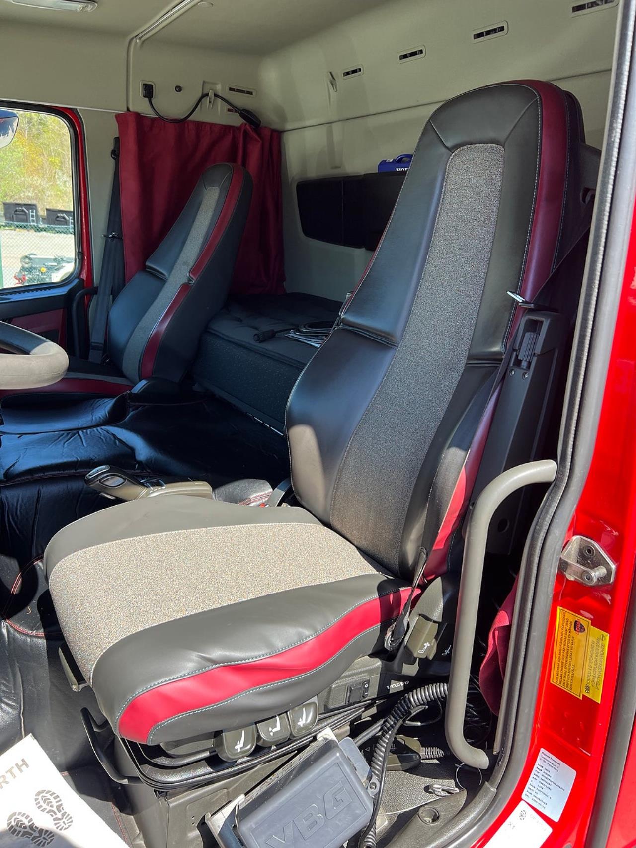 Volvo FM13 460 8x2*6 Maskinbil med stor kran, Euro 6 2017 - Kran
