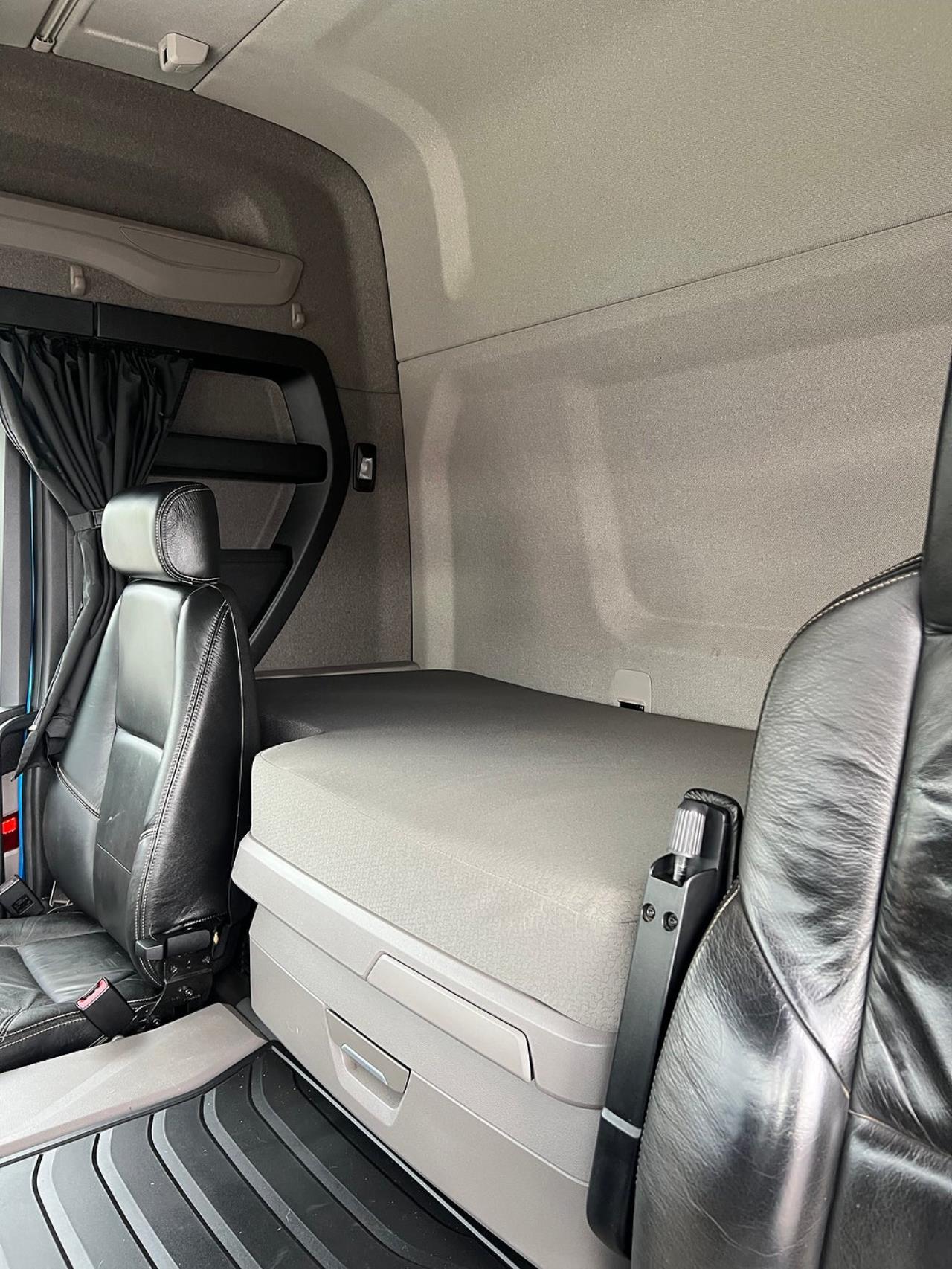 Scania G450 6x2*4 Lastv&auml;xlare, Kranflak Anpassad, Euro 6 2019 - Kran