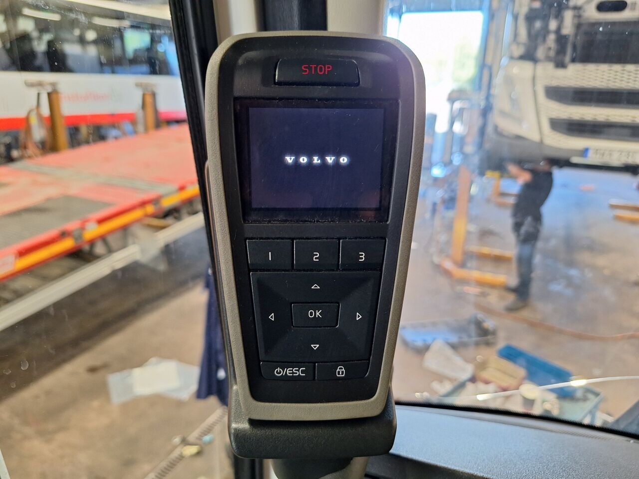 Volvo FH 6x2 Sk&aring;p 2023 - Sk&aring;p