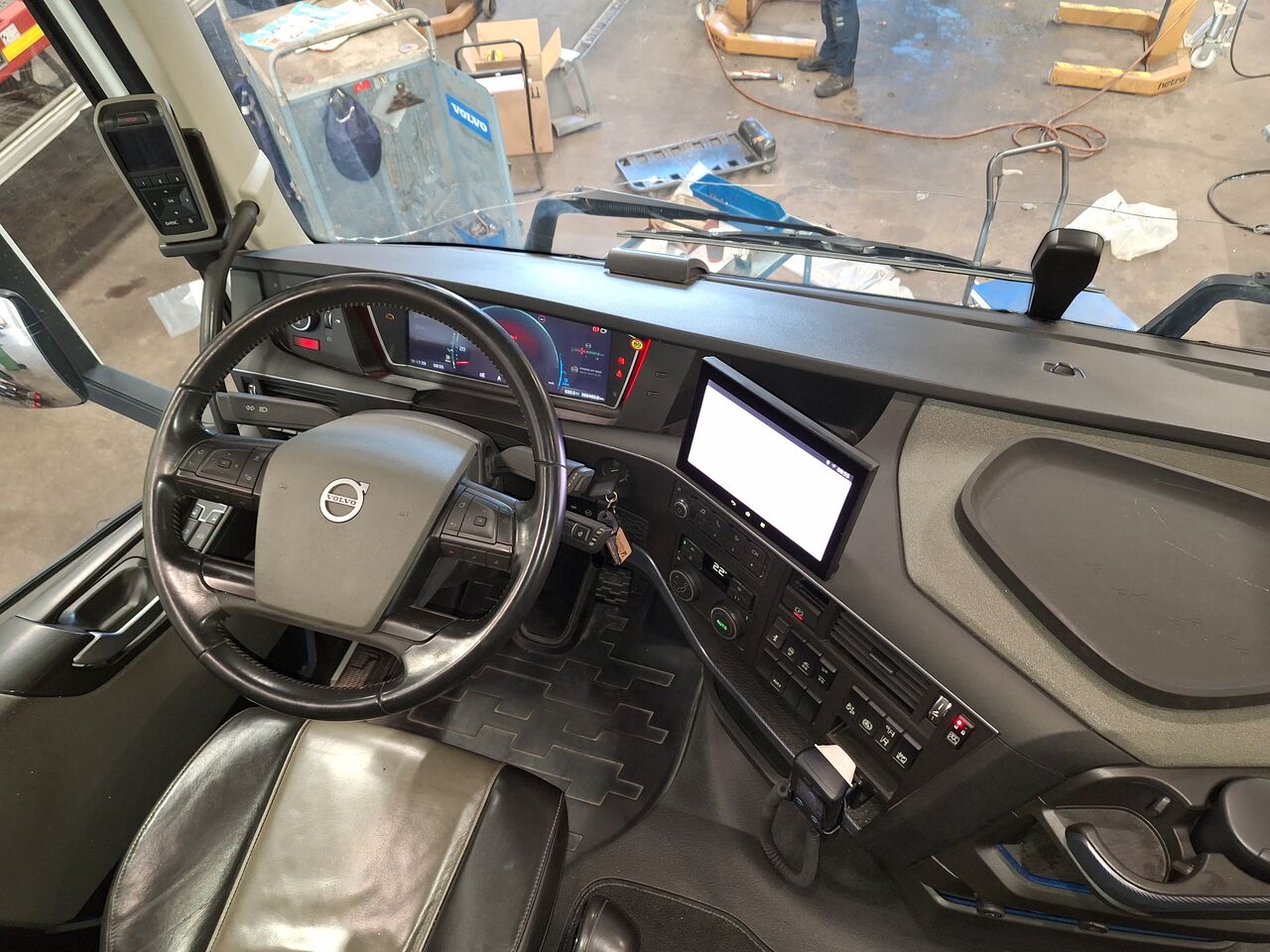 Volvo FH 6x2 Sk&aring;p 2023 - Sk&aring;p