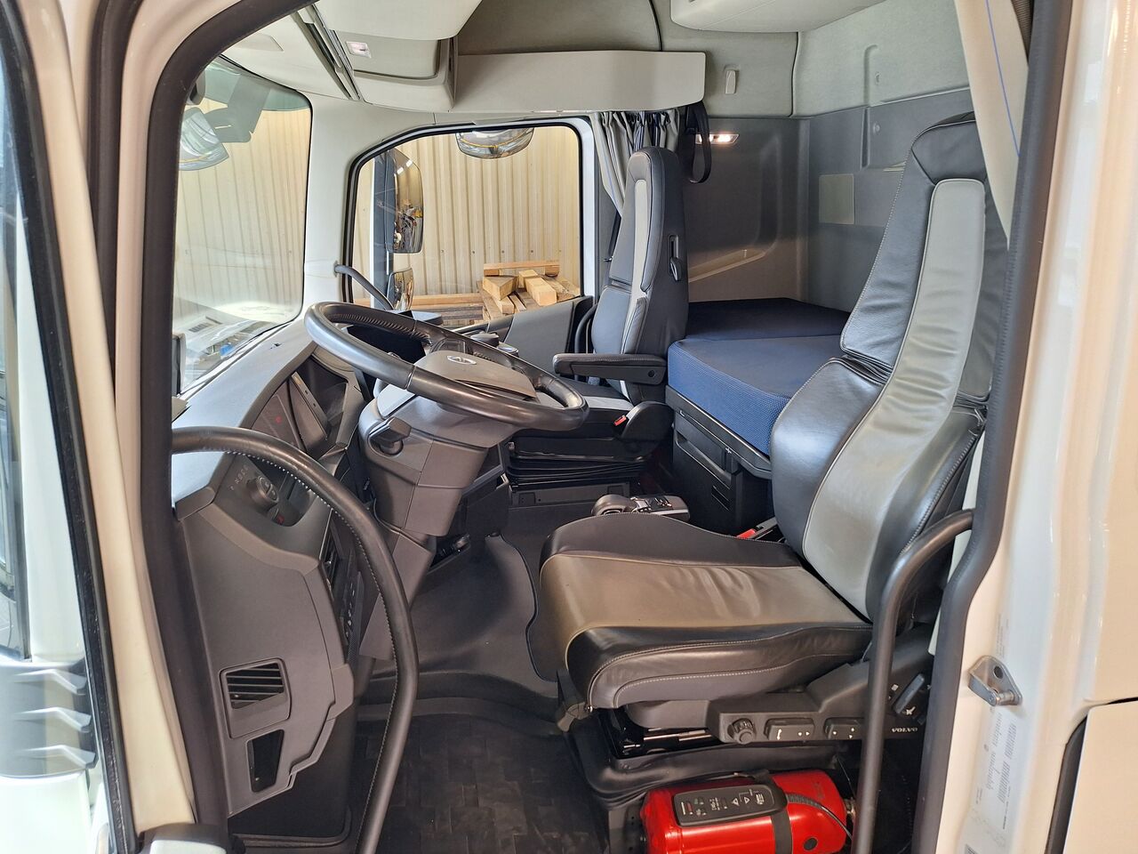 Volvo FH 6x2 LNG Containerrede 2022 - V&auml;xelflak