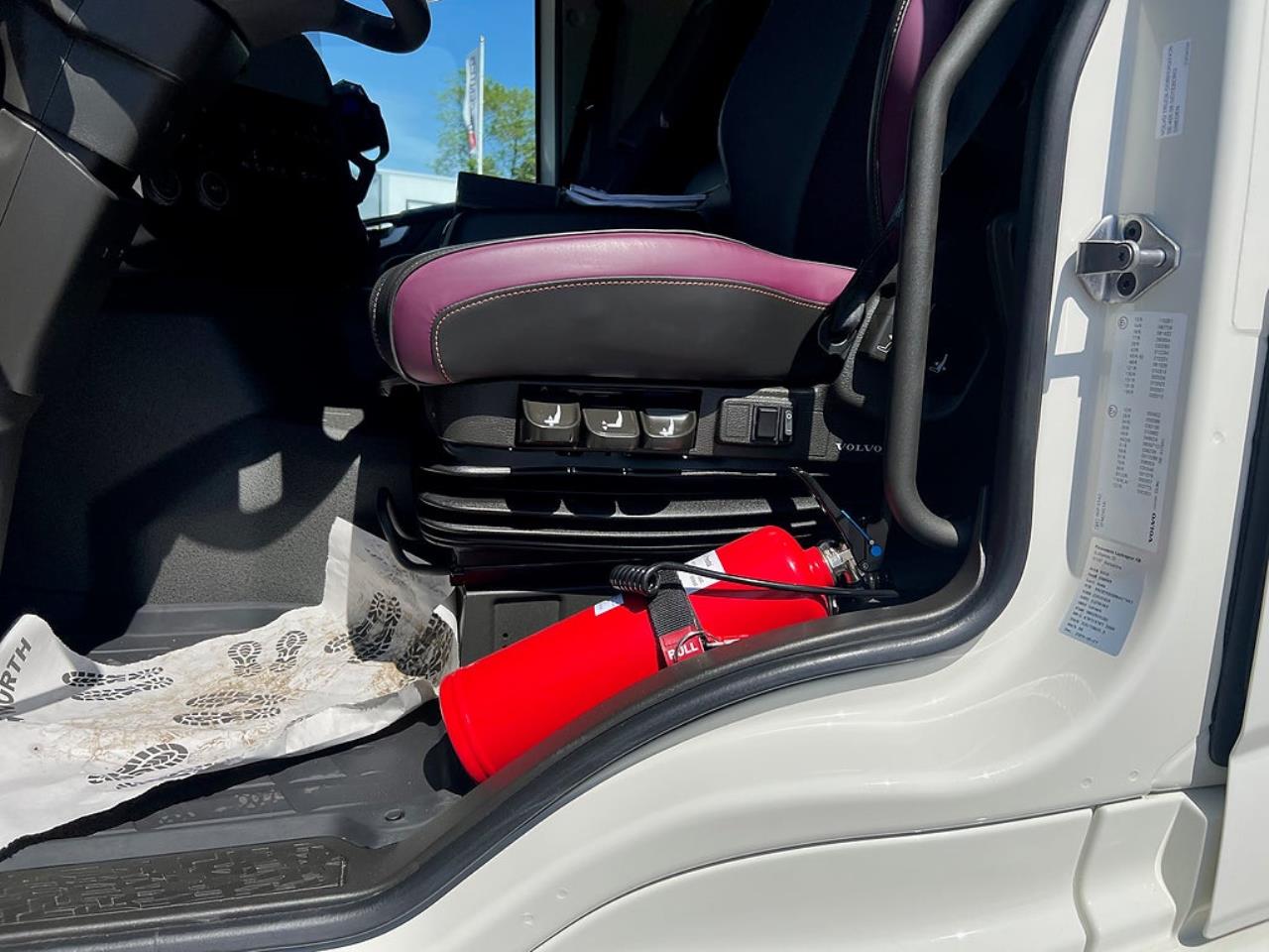 Volvo Trucks FM13 460 Kylbil/Frysbil Dubbla lastplan 21 PPL 2023 - &Ouml;vrigt