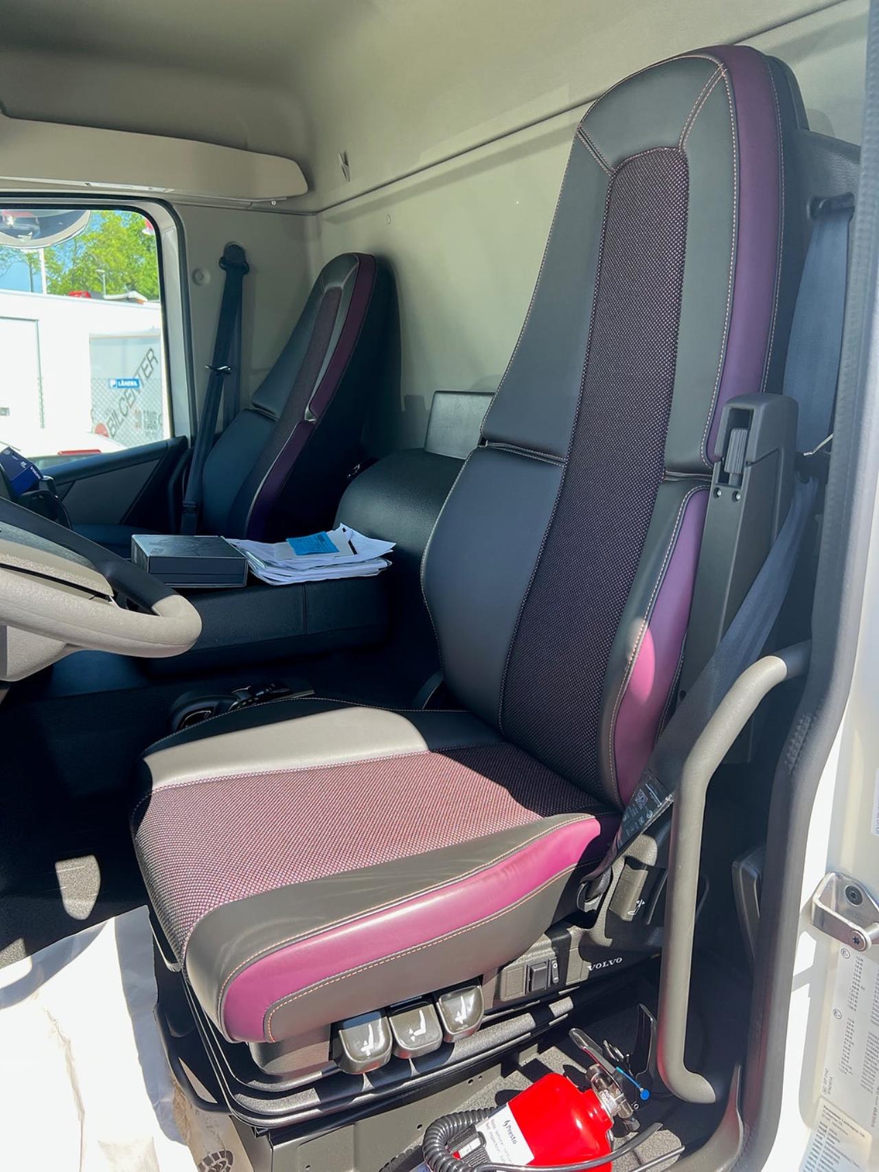 Volvo Trucks FM13 460 Kylbil/Frysbil Dubbla lastplan 21 PPL 2023 - &Ouml;vrigt