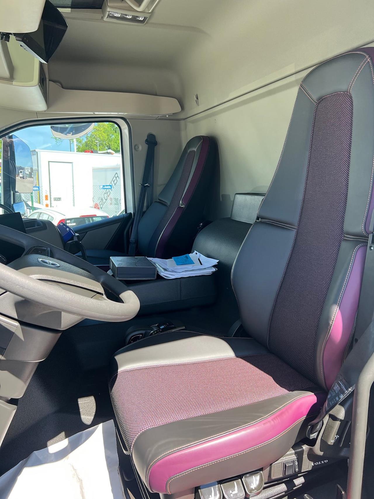 Volvo Trucks FM13 460 Kylbil/Frysbil Dubbla lastplan 21 PPL 2023 - &Ouml;vrigt