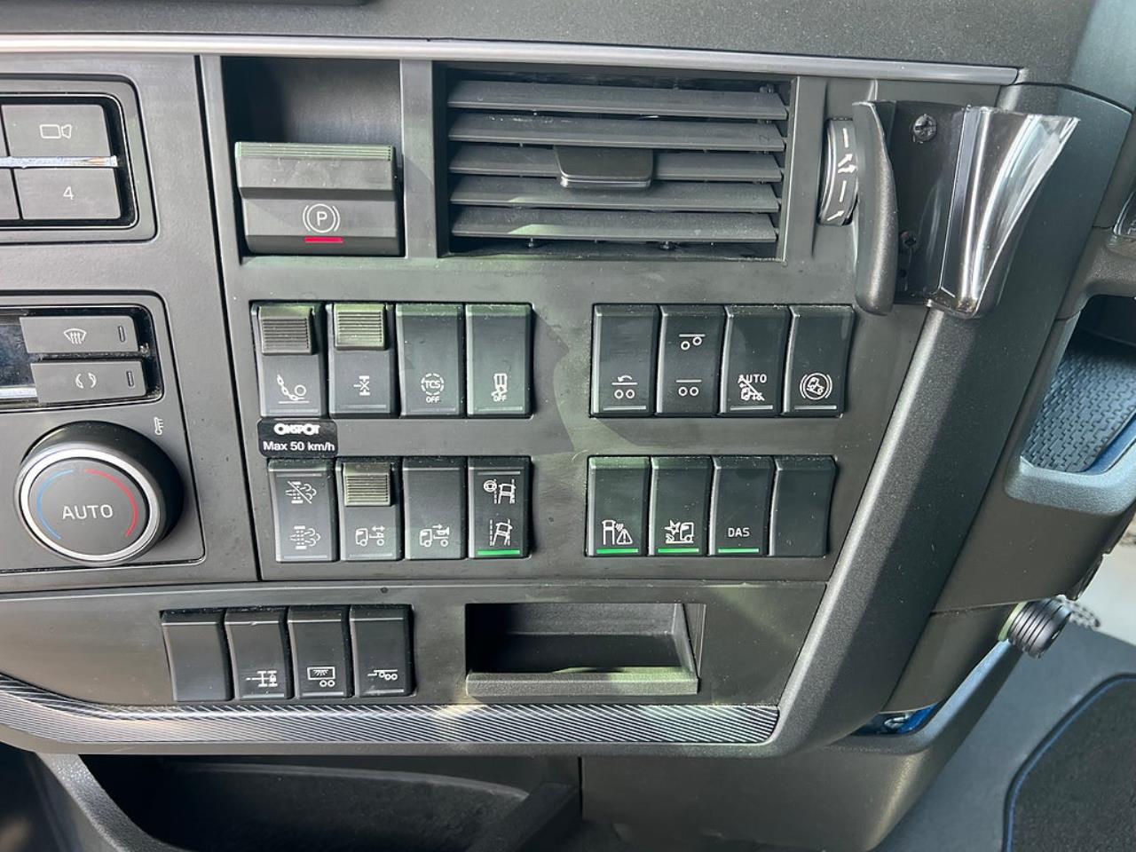Volvo FH13 500 6x2 Dragbil I-See, Retarder, Euro 6 2023 - Dragbil