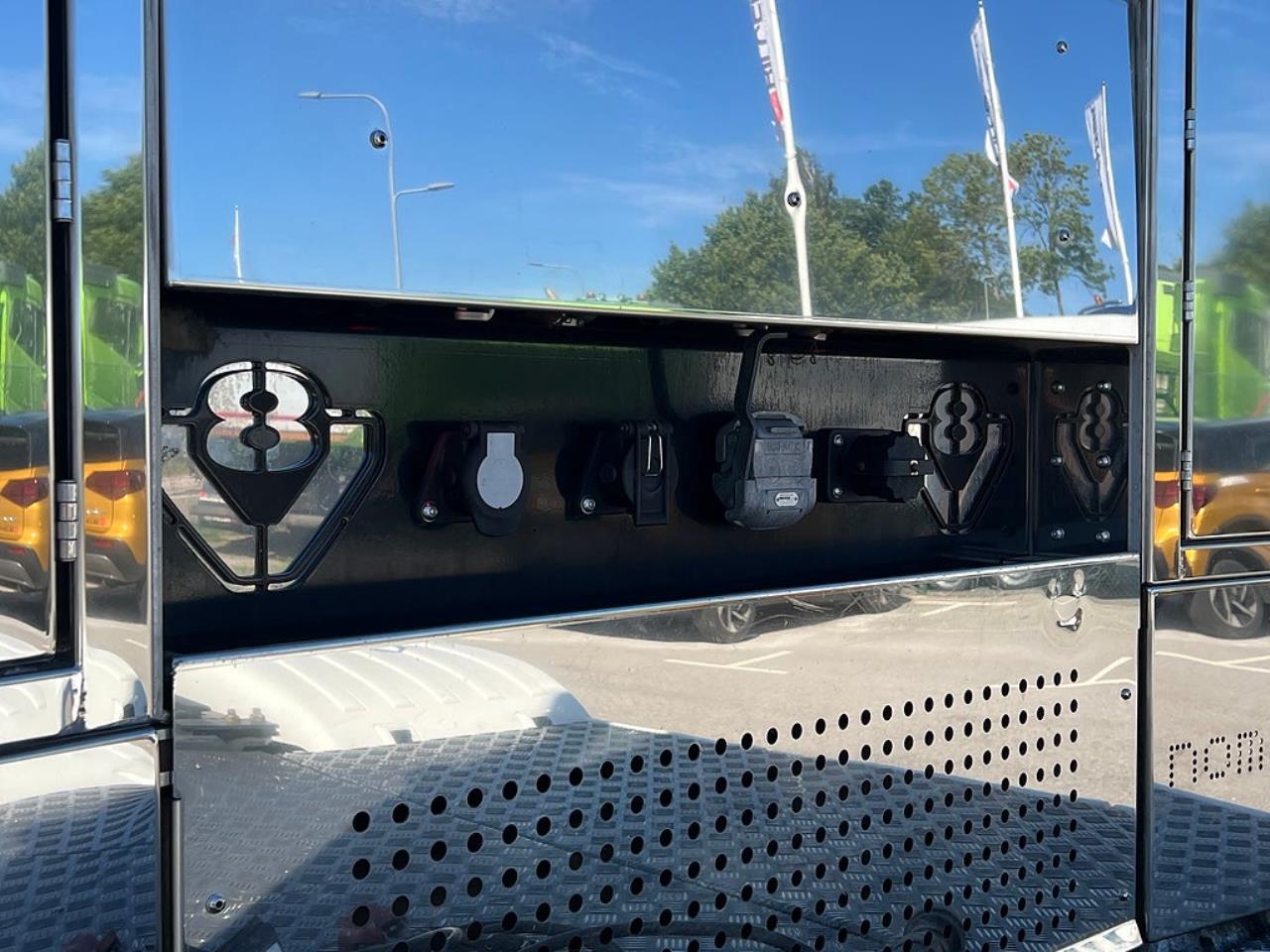 Scania S730 V8 6x2 Dragbil, Hydraulik, Kl&auml;dd inredning 2018 - Dragbil
