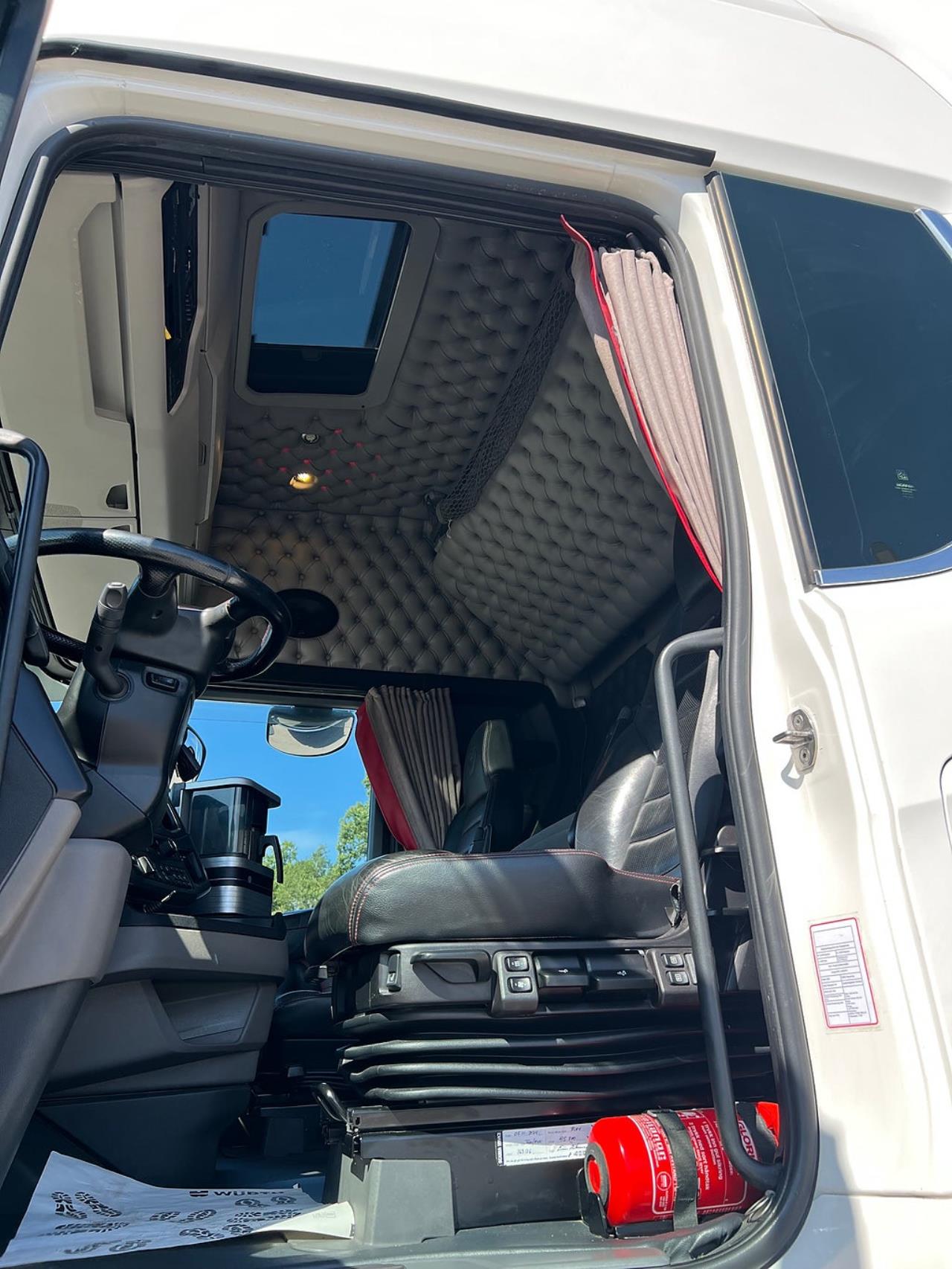 Scania S730 V8 6x2 Dragbil, Hydraulik, Kl&auml;dd inredning 2018 - Dragbil