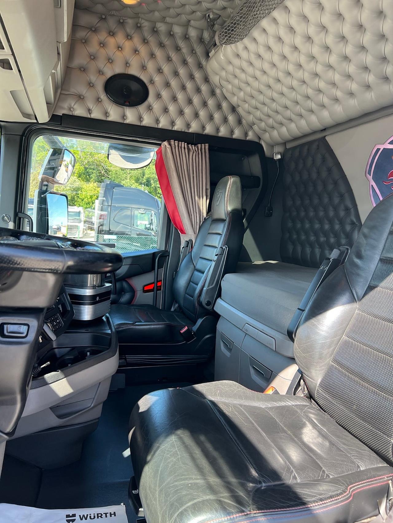 Scania S730 V8 6x2 Dragbil, Hydraulik, Kl&auml;dd inredning 2018 - Dragbil