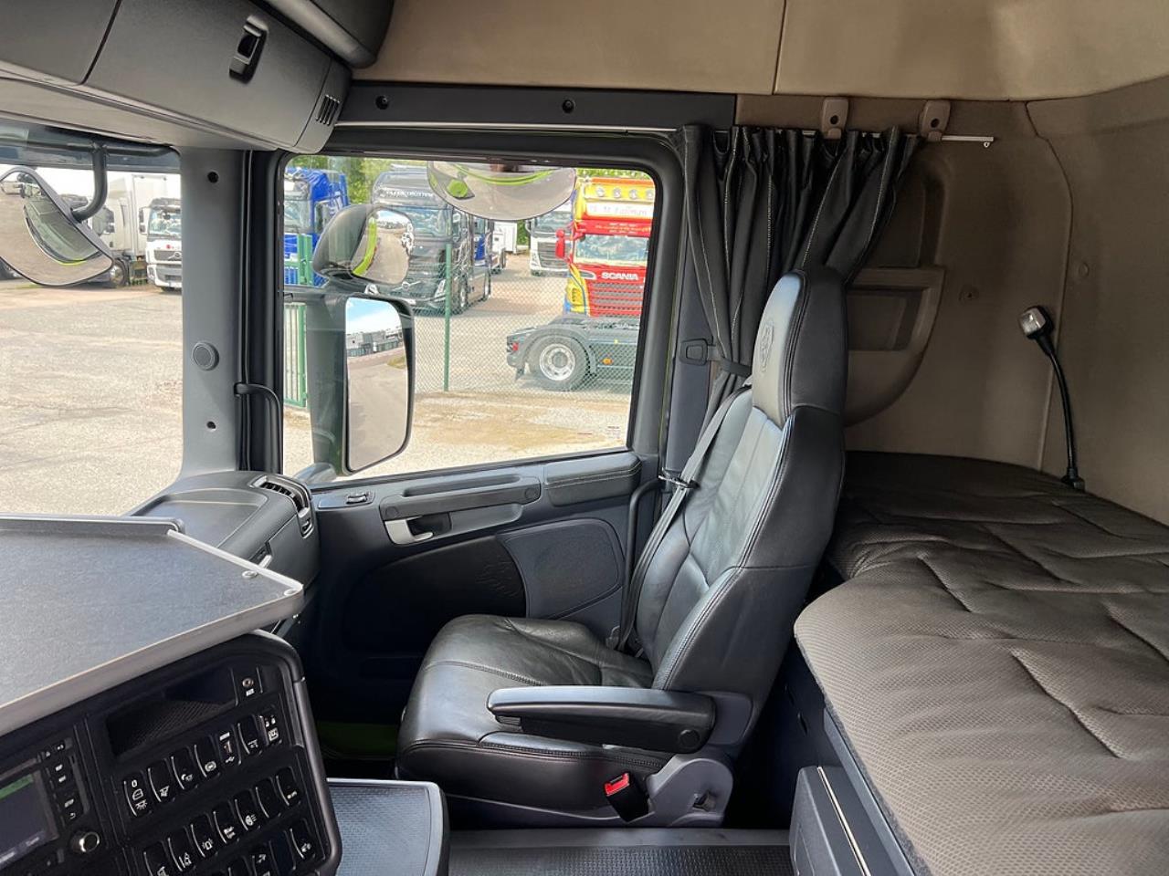 Scania G450 8x4*4 Tridem Kranv&auml;xlare 2017 - Kran