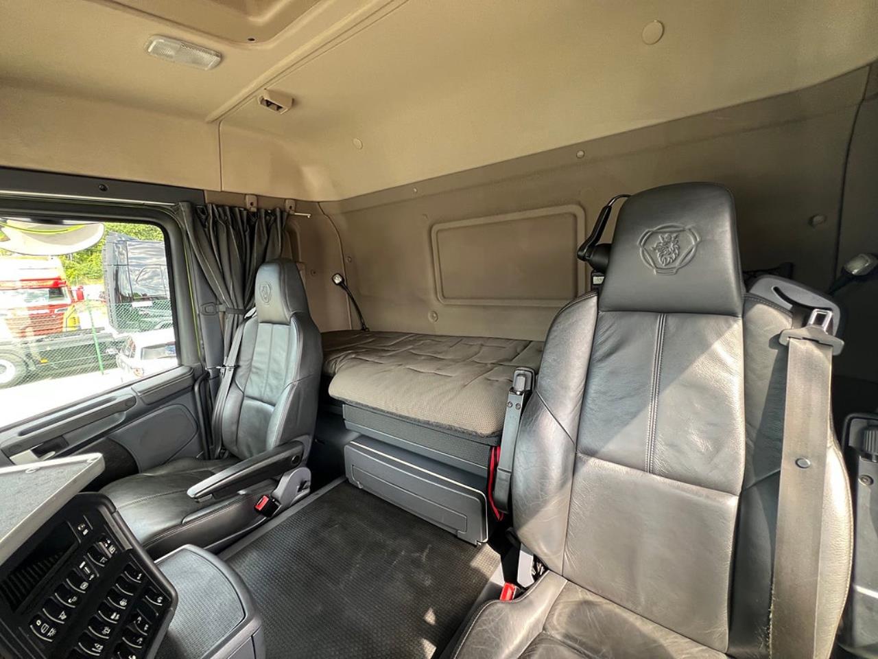 Scania G450 8x4*4 Tridem Kranv&auml;xlare 2017 - Kran