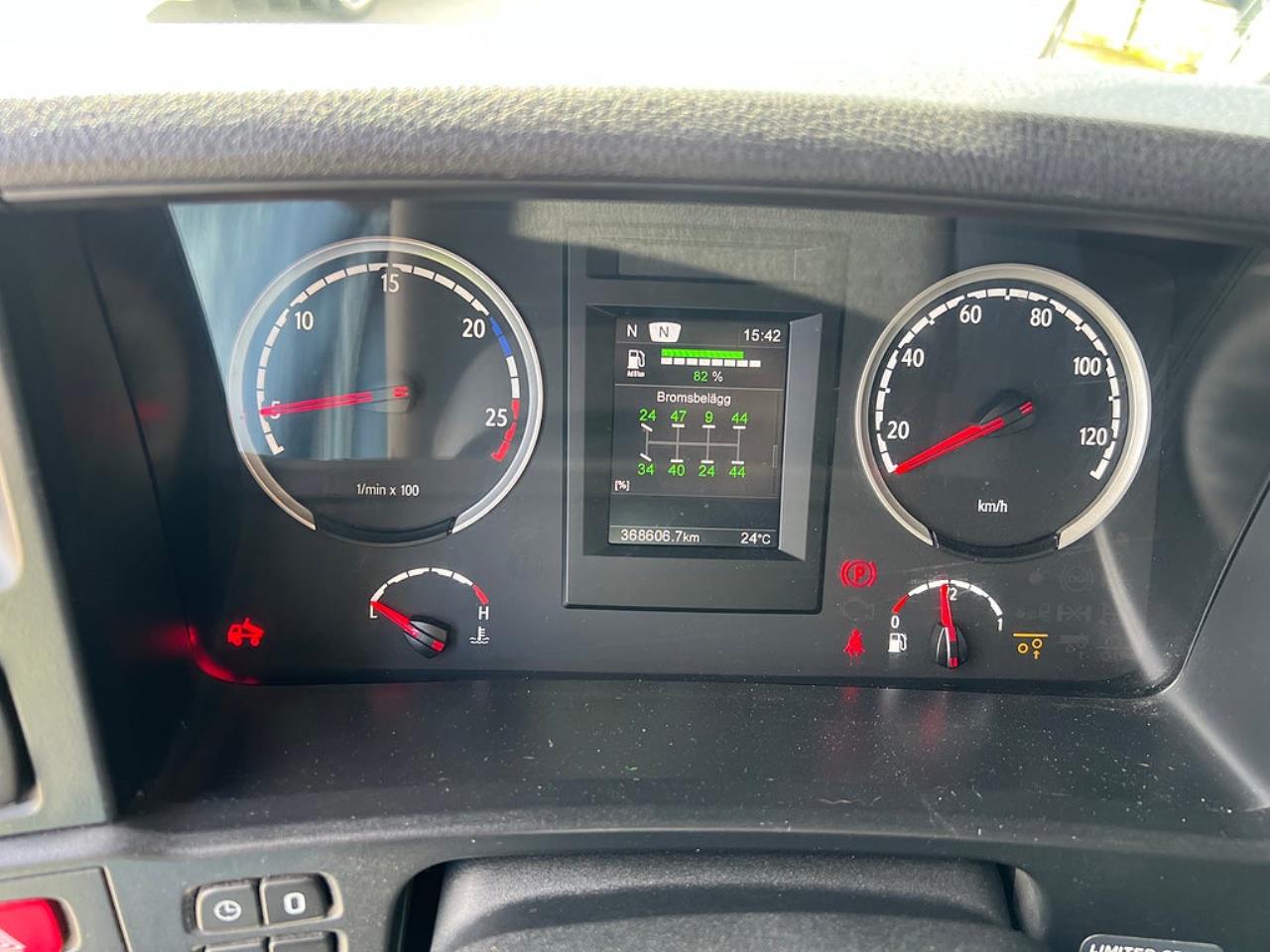 Scania G450 8x4*4 Tridem Kranv&auml;xlare 2017 - Kran