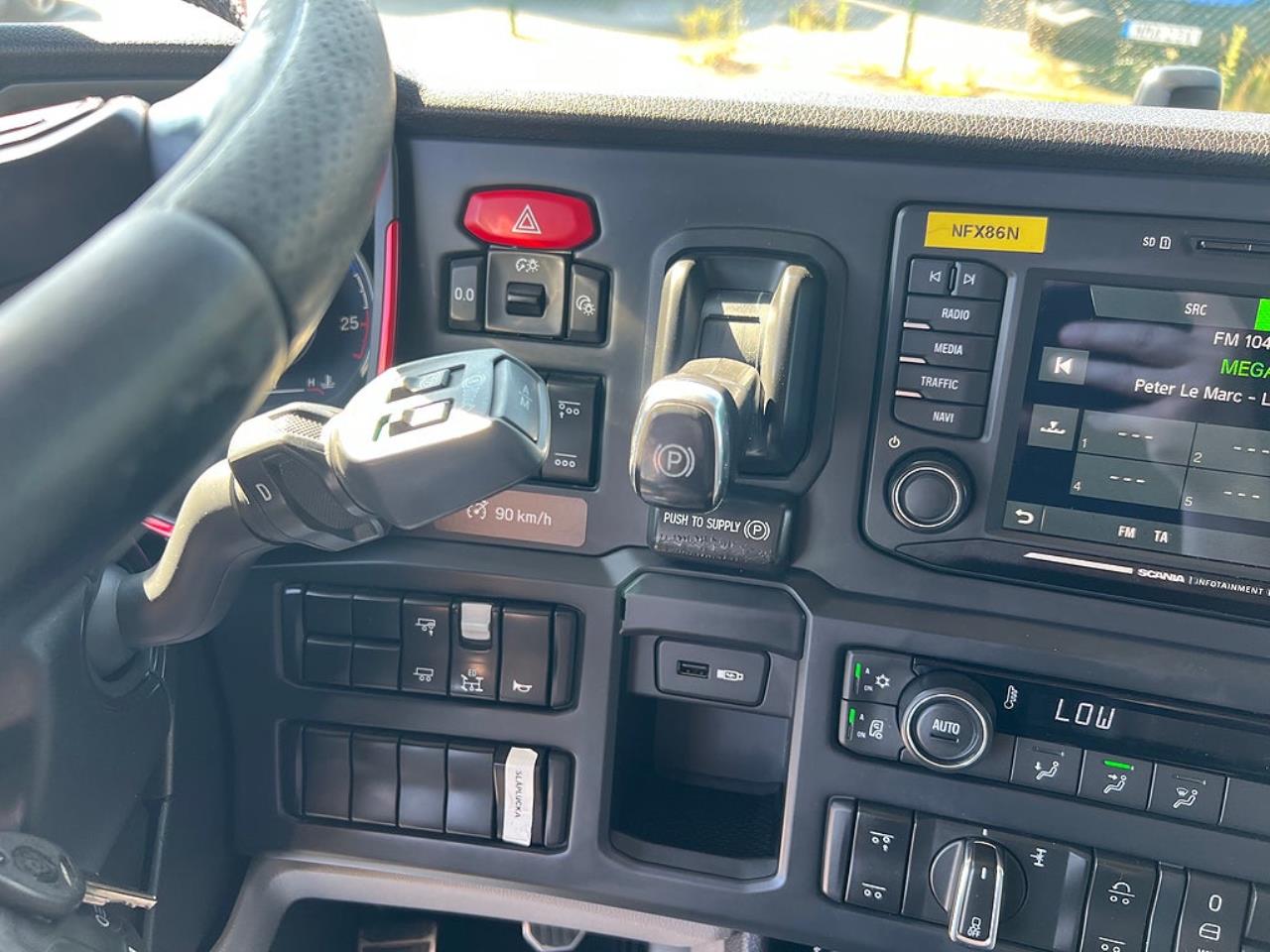 Scania R650 6x2 Lastv&auml;xlare, Euro 6 2020 - Krok/Lastv&auml;xlare