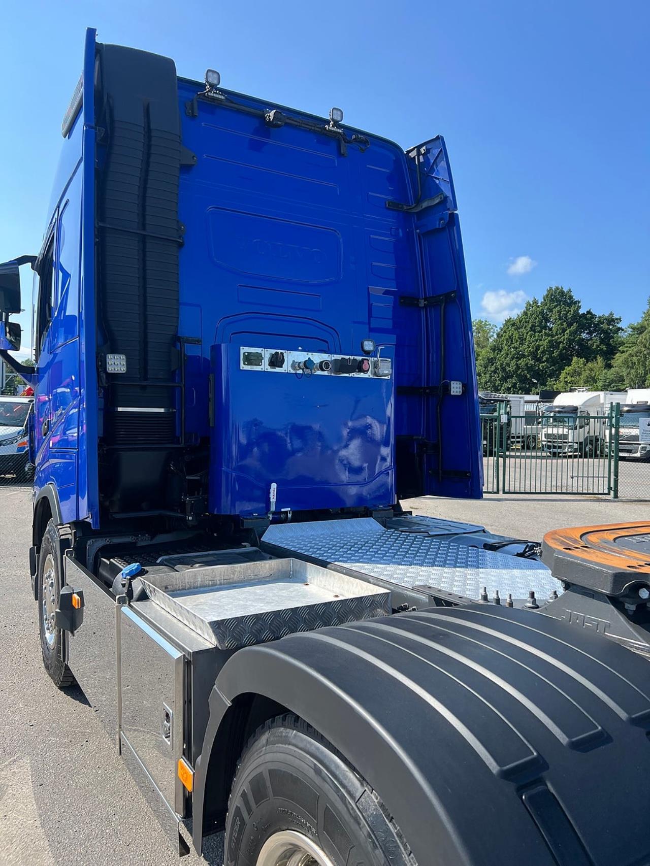 Volvo FH13 540 6x4 Dragbil Lyftbar Tandem Axel, Hydraulik, Fullutrust. 2025 - Dragbil