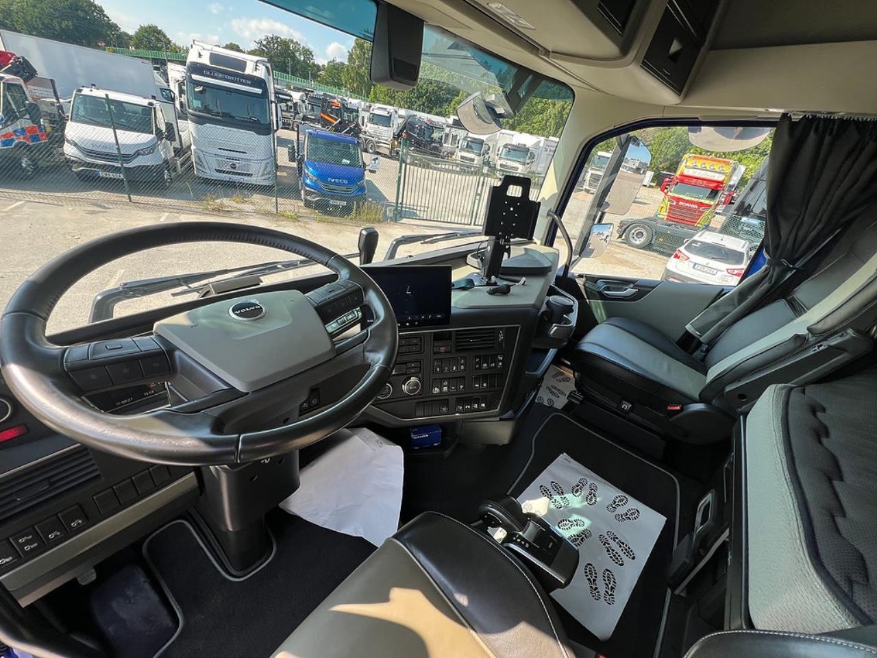 Volvo FH13 540 6x4 Dragbil Lyftbar Tandem Axel, Hydraulik, Fullutrust. 2025 - Dragbil