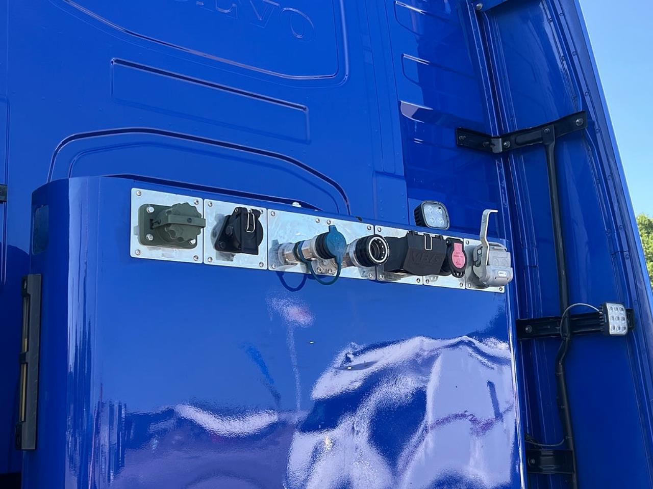 Volvo FH13 540 6x4 Dragbil Lyftbar Tandem Axel, Hydraulik, Fullutrust. 2025 - Dragbil