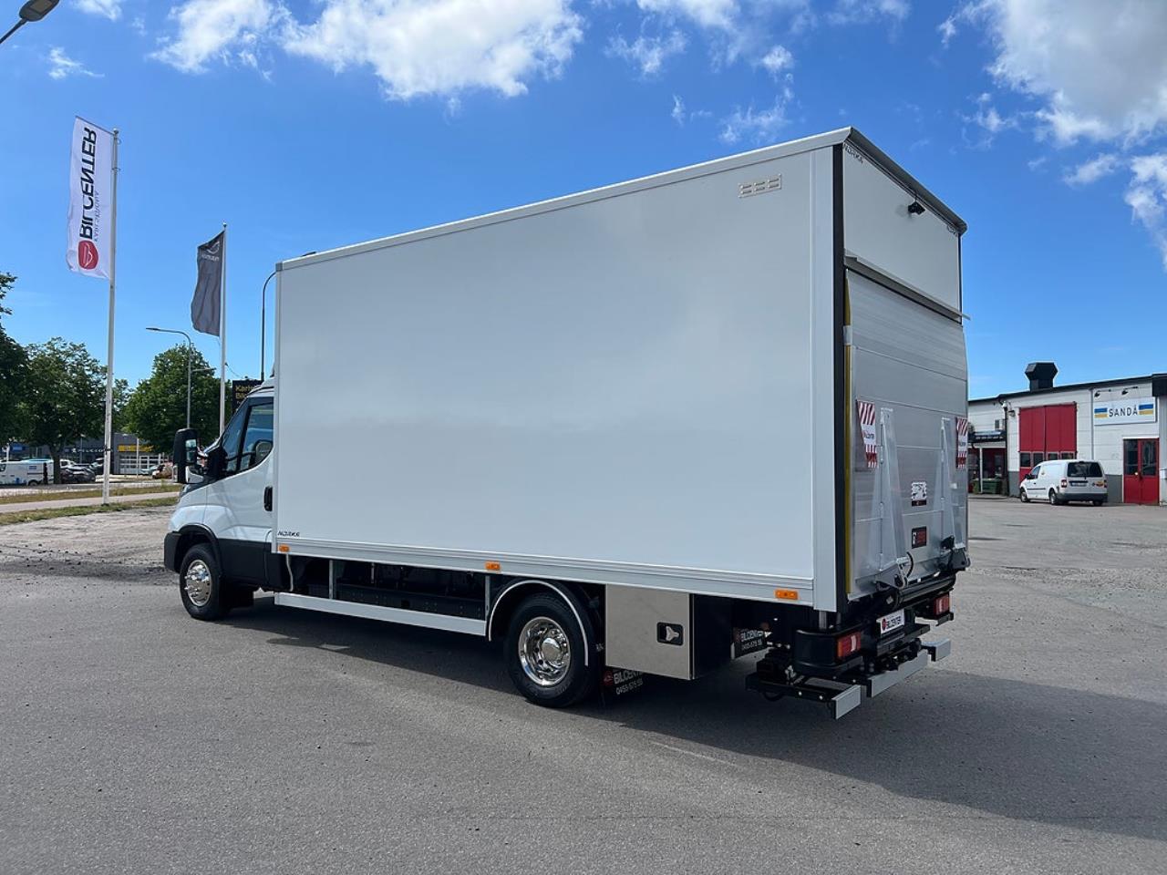 Iveco Daily 72C14E AirPro Sk&aring;pbil med Z-Lift, ELBIL 2025 - Sk&aring;p