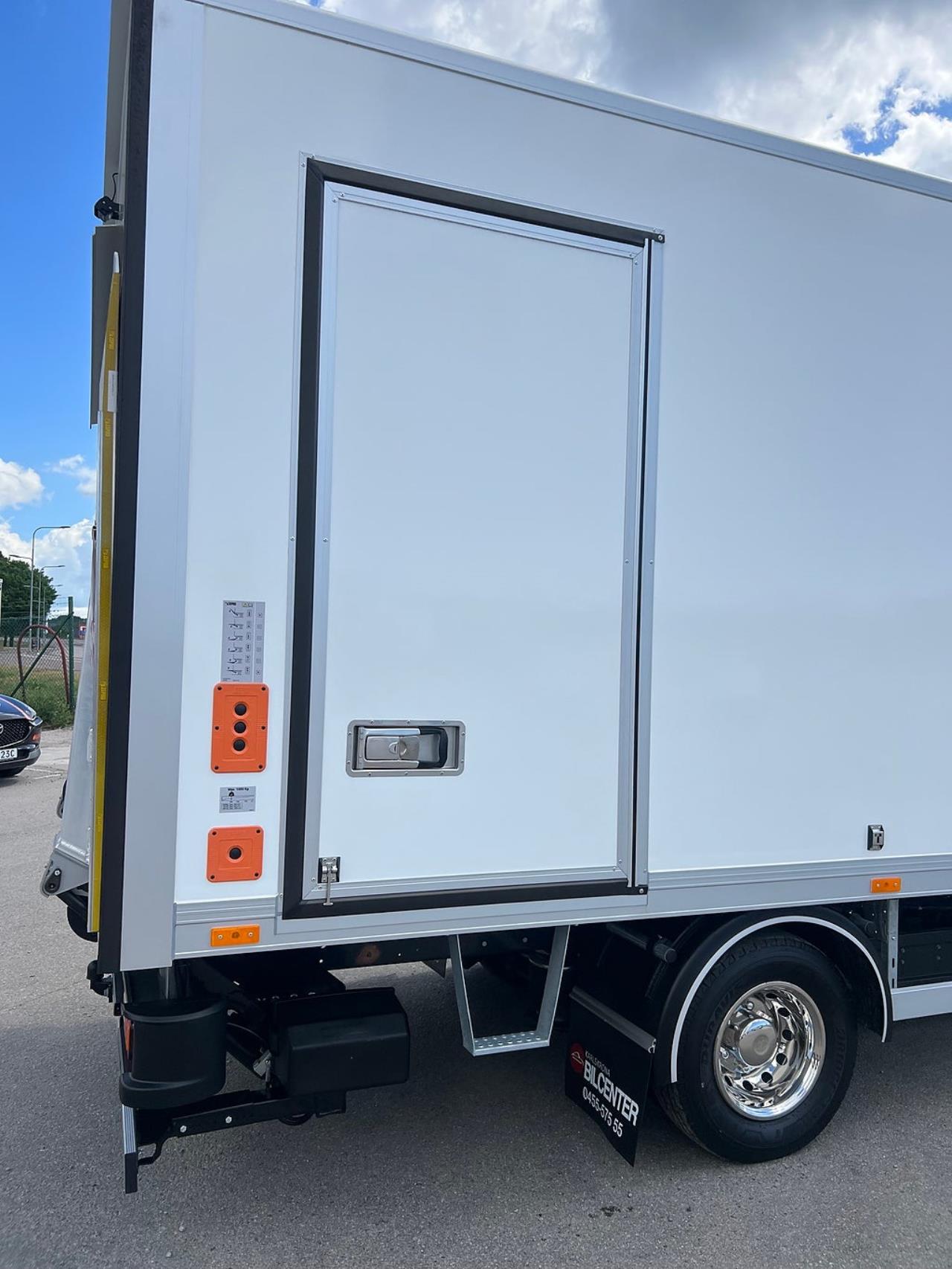 Iveco Daily 72C14E AirPro Sk&aring;pbil med Z-Lift, ELBIL 2025 - Sk&aring;p