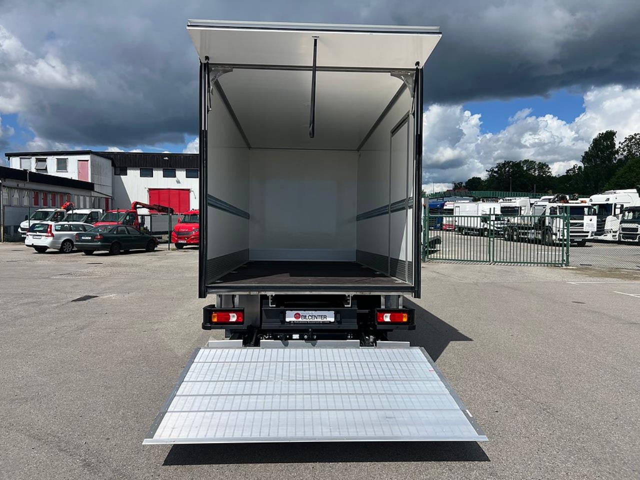 Iveco Daily 72C14E AirPro Sk&aring;pbil med Z-Lift, ELBIL 2025 - Sk&aring;p